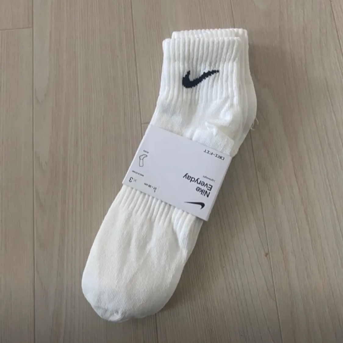 Nike Everyday Lightweight Training Ankle Socks White Black (3 Pack/Korean Ver.) 착용 스타일