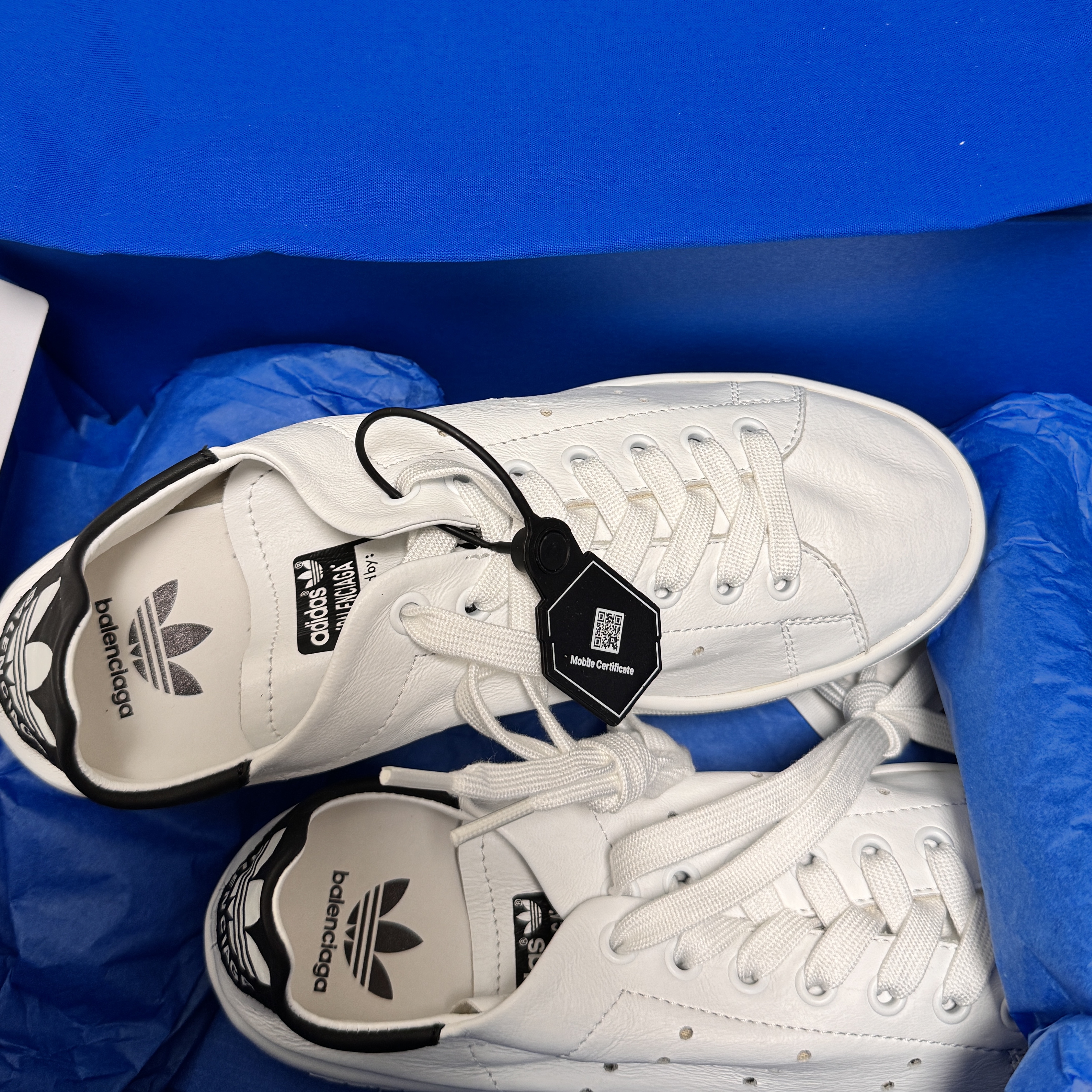 (W) Balenciaga x Adidas Stan Smith Core White Core Black 착용 스타일 - 1