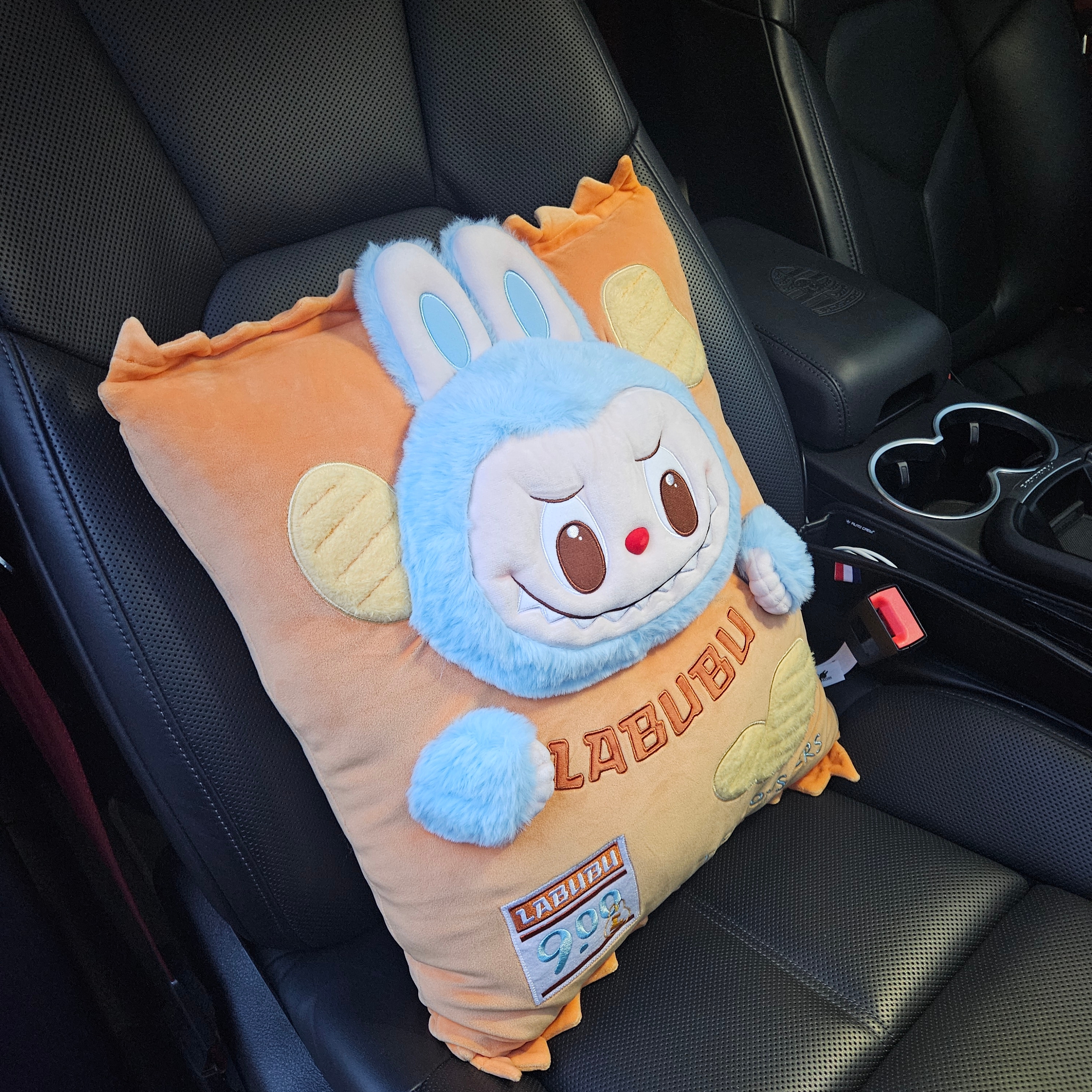 Pop Mart Labubu The Monsters Wacky Mart Series Chips Pillow 착용 스타일 - 2
