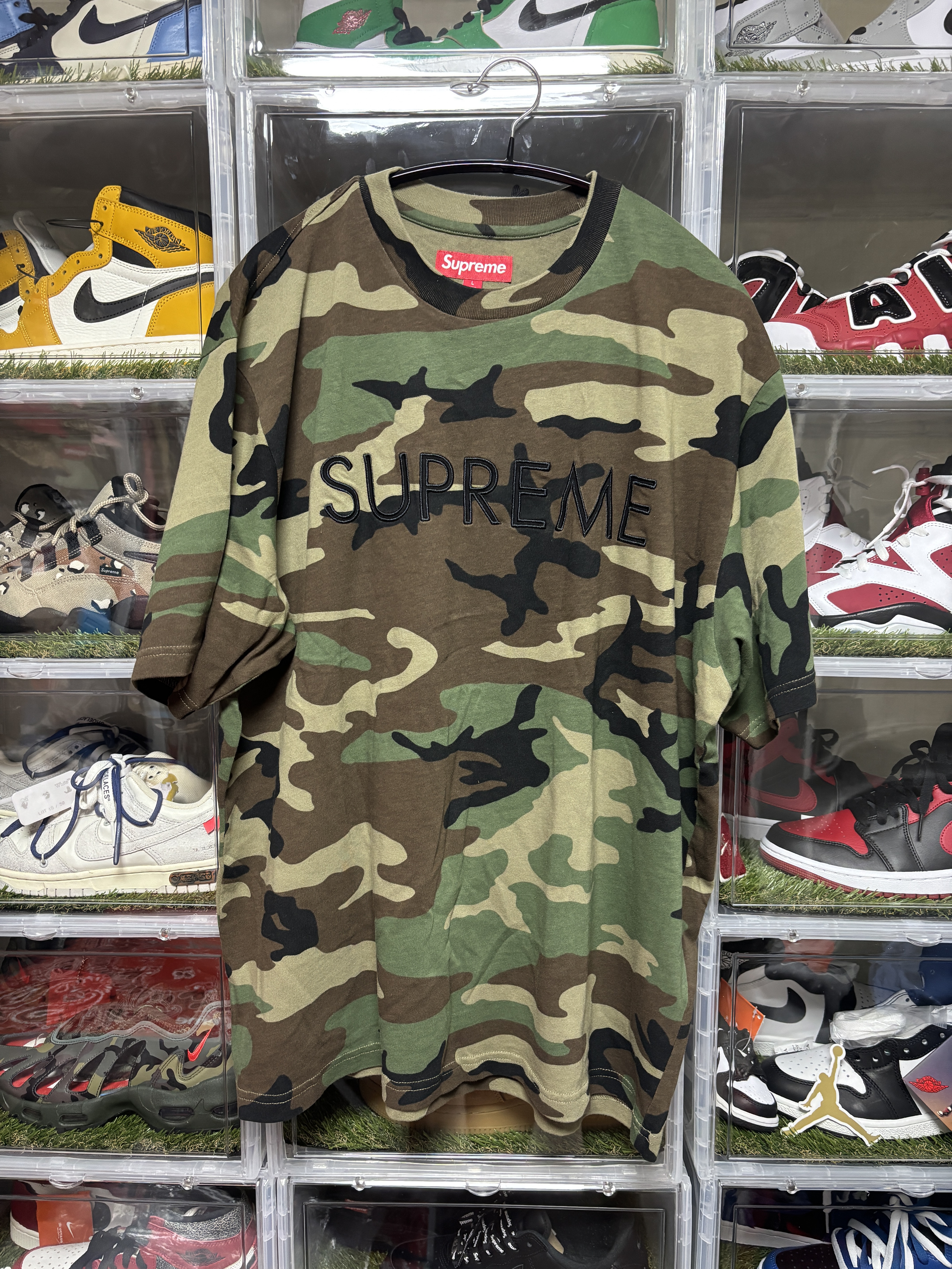 Supreme Capital S/S Top Woodland Camo - 25SS 착용 스타일