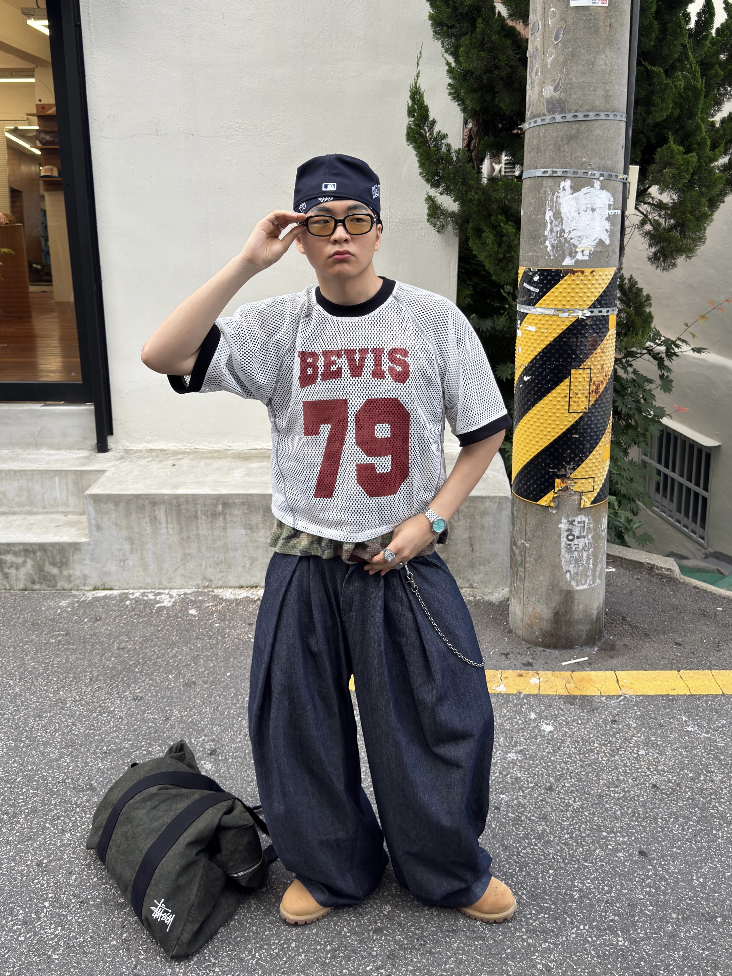 Casio MTP-B145D-2A1V, Stussy Pigment Dyed SS Thermal T-Shirt Camo 착용 스타일 - 1
