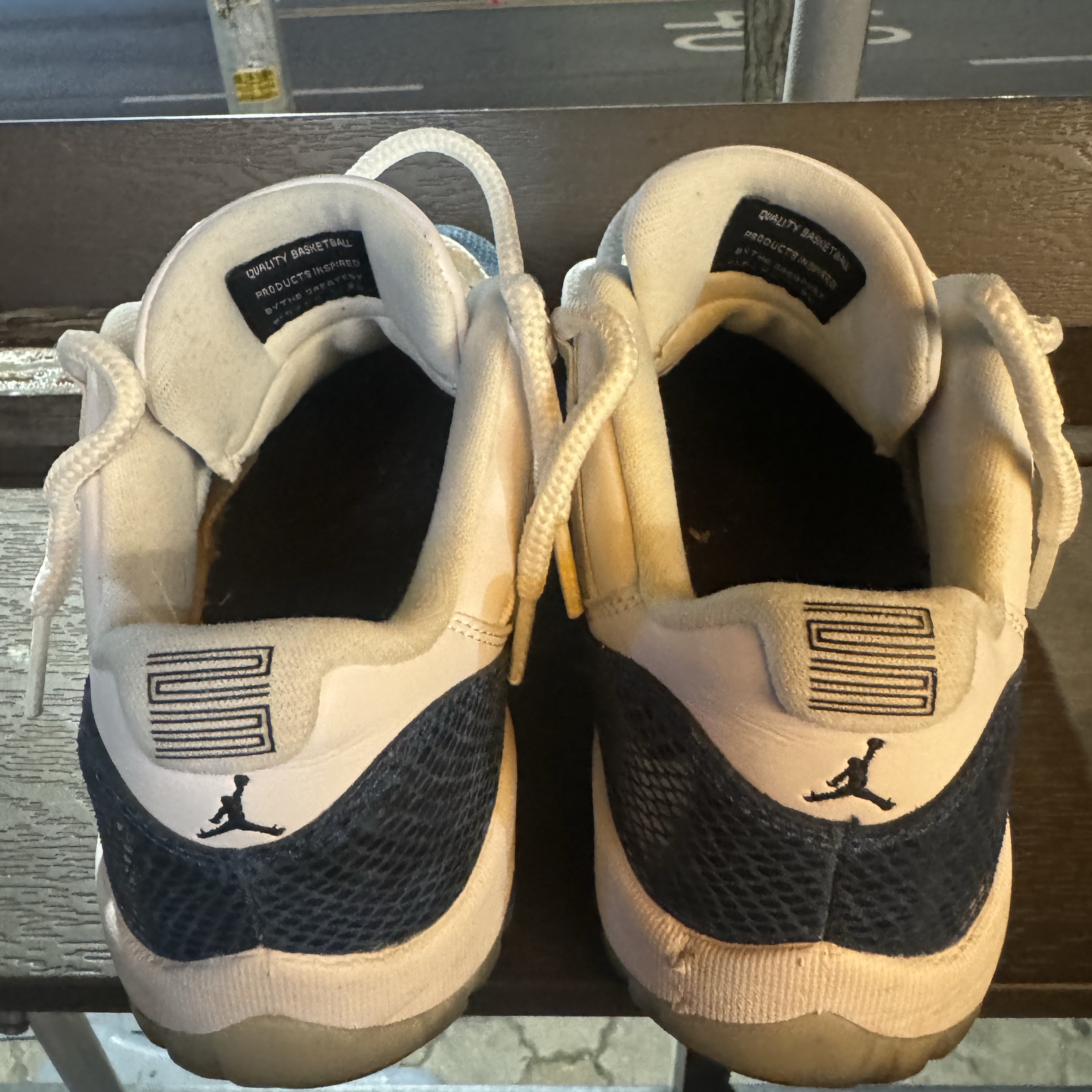 Jordan 11 Retro Low Navy Snakeskin 2019 착용 스타일 - 3