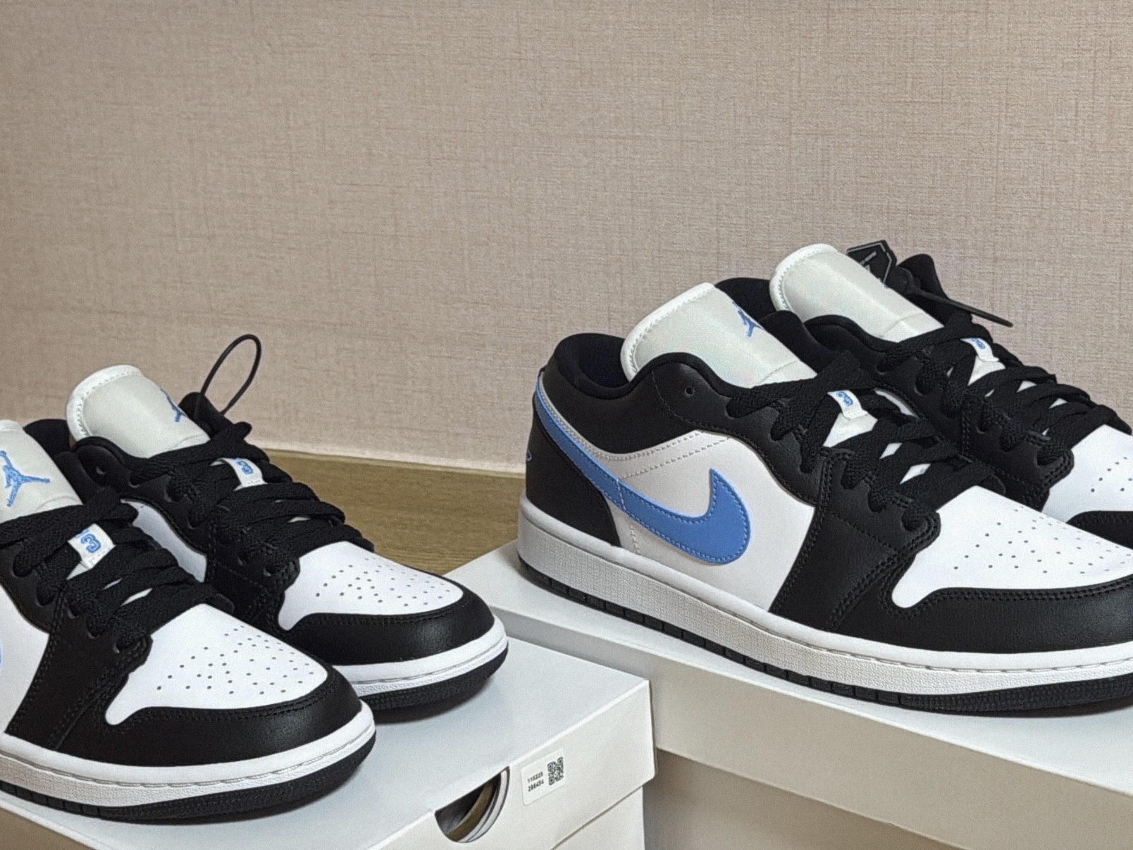 (W) Jordan 1 Low Black University Blue 착용 스타일