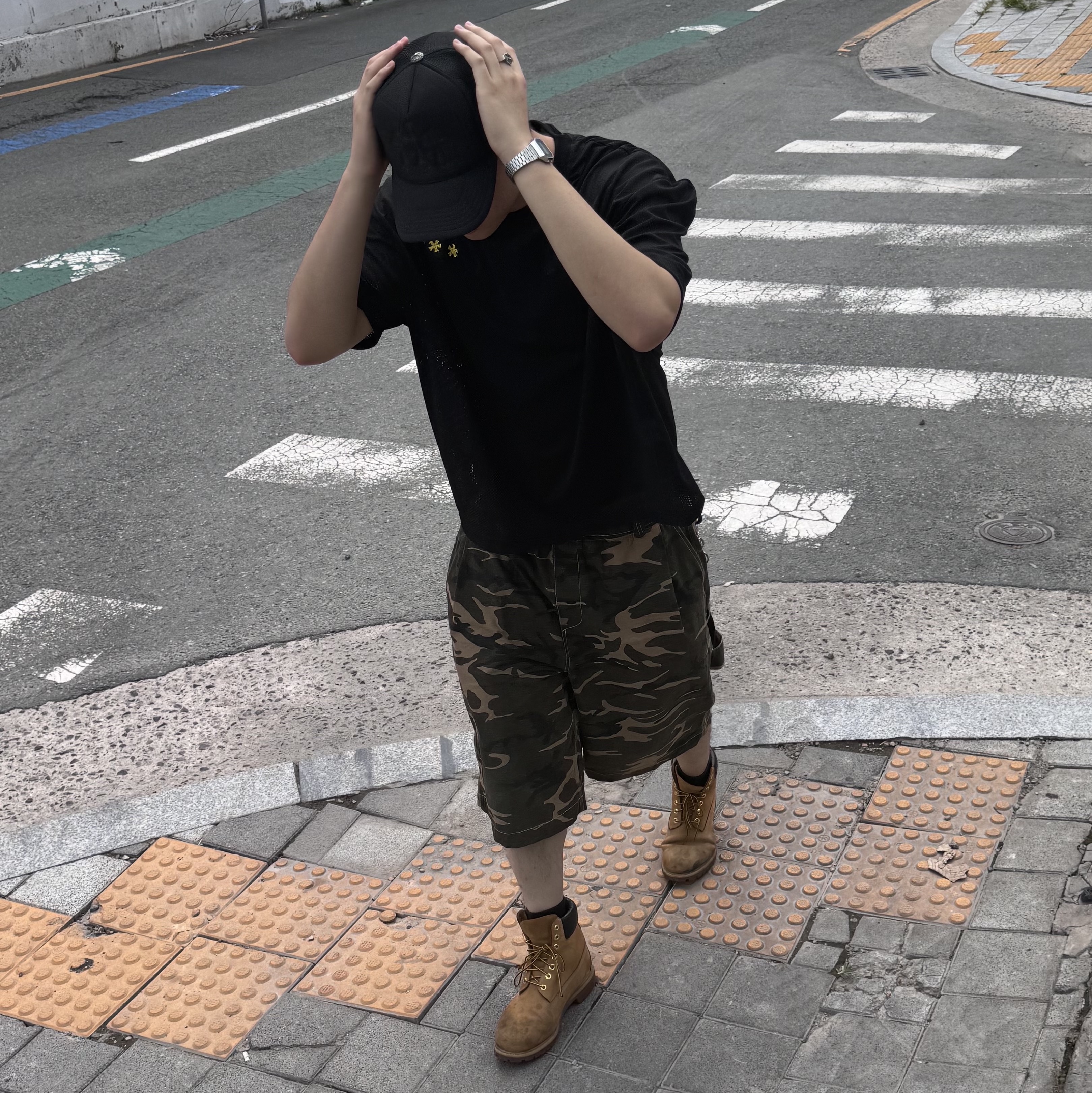 Wapworks Easy 3T Work Bermuda Pants Camo, Chrome Hearts Cemetery Trucker Hat Black 착용 스타일 - 3