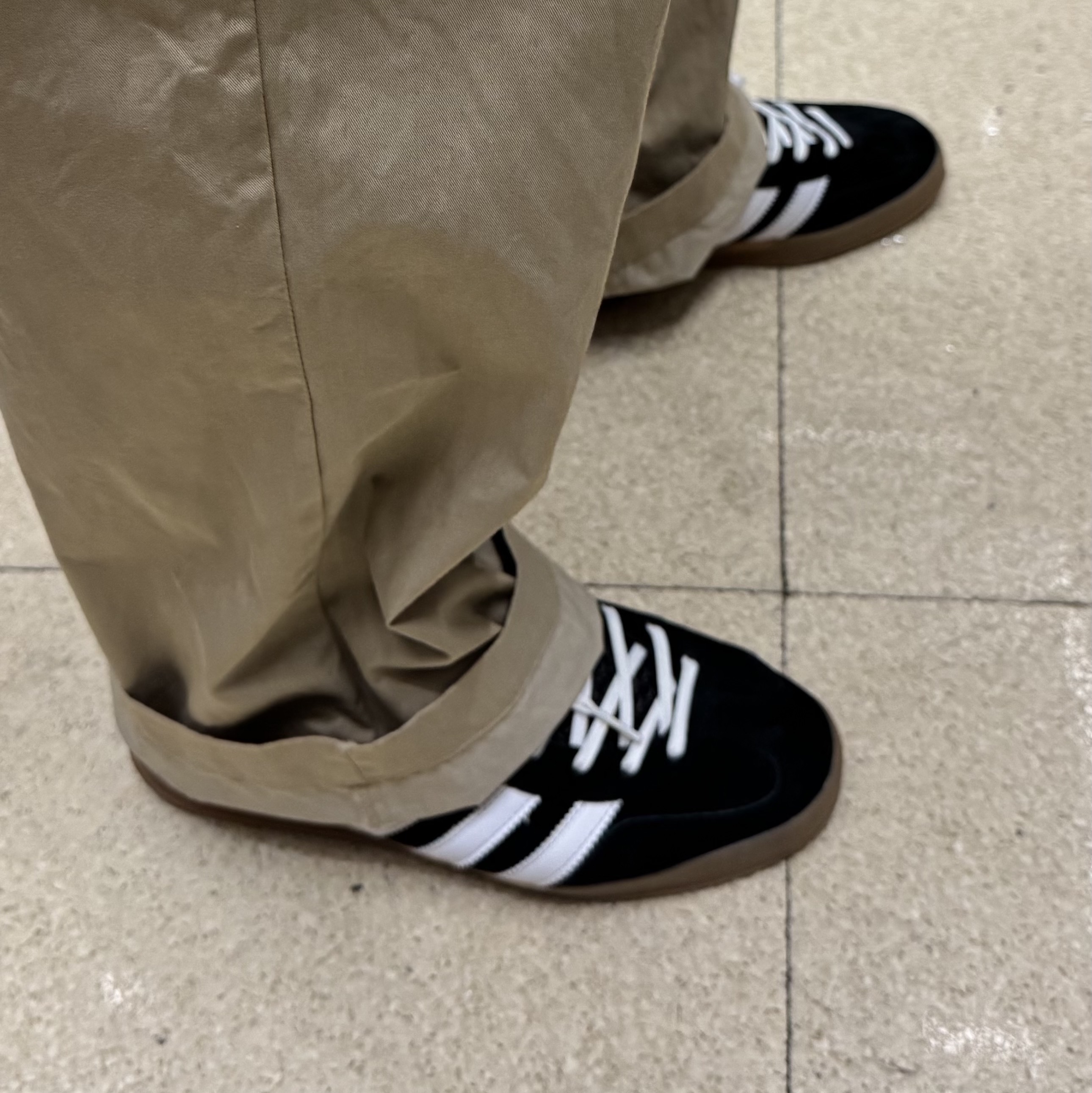 Adidas Gazelle Indoor Core Black 착용 스타일