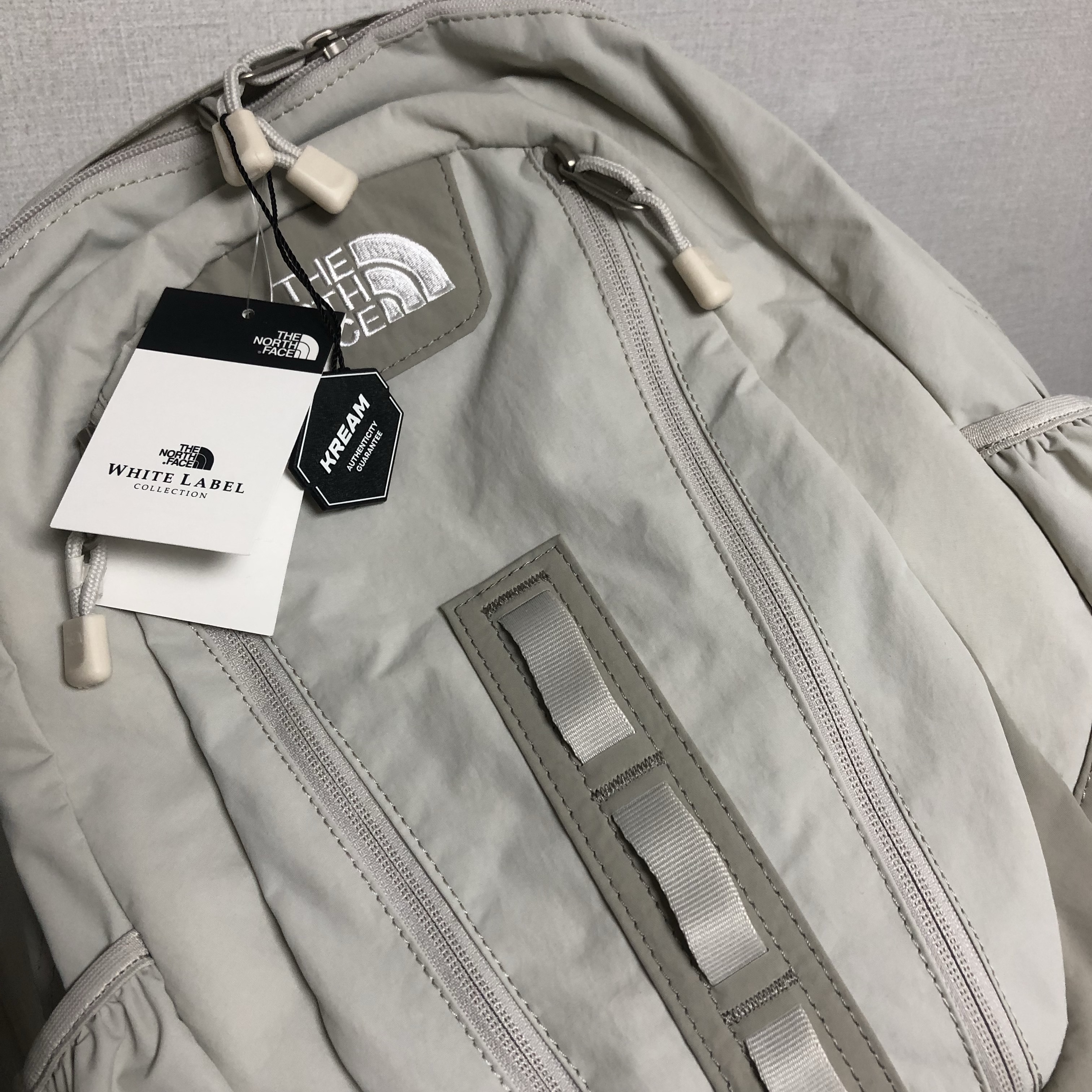 The North Face White Label WL Mini Shot White Sand 착용 스타일 - 2