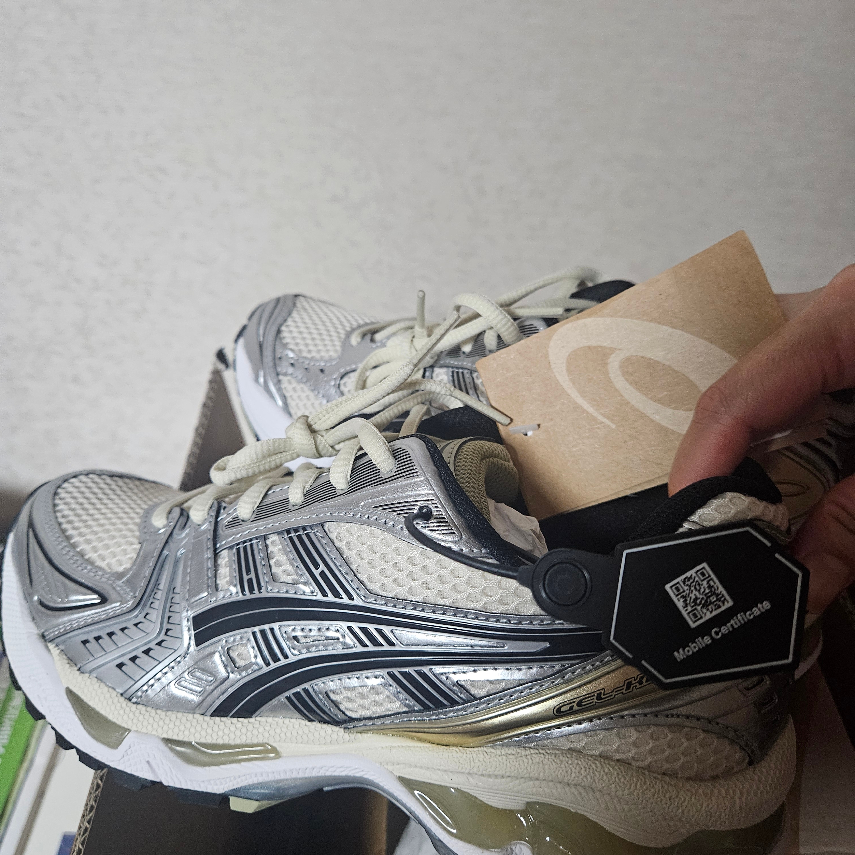 Asics Gel-Kayano 14 Birch Pure Silver 착용 스타일 - 1