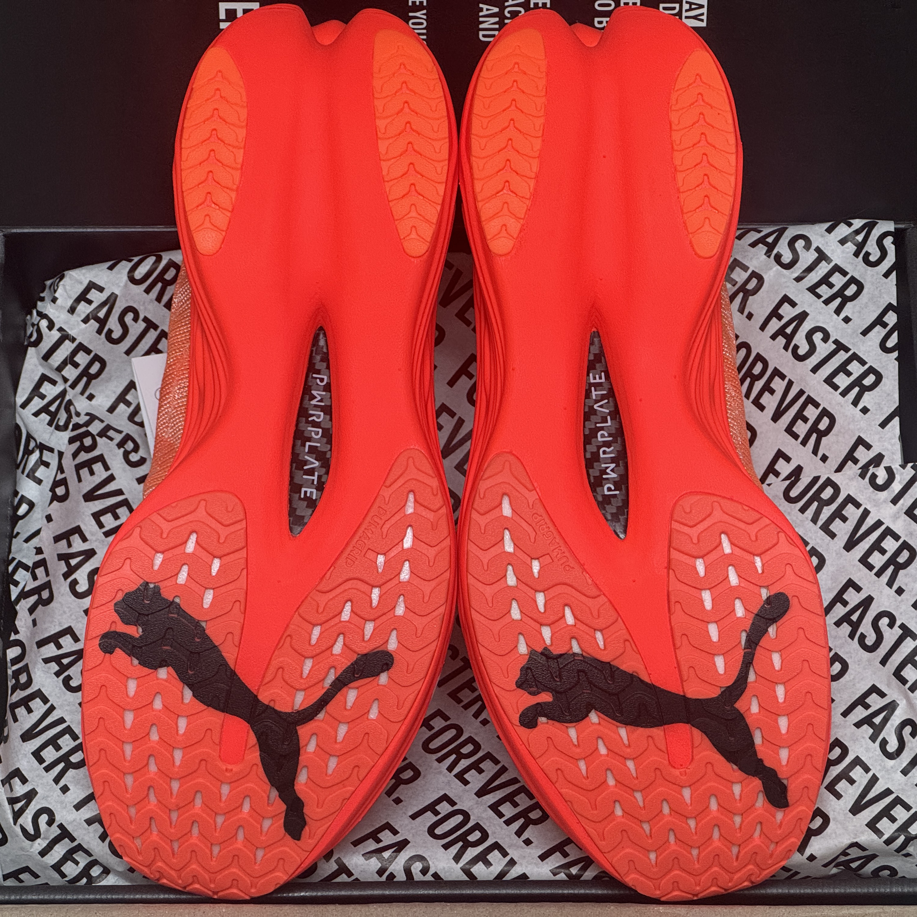 Puma Deviate Nitro Elite 3 Glowing Red Black 착용 스타일 - 4