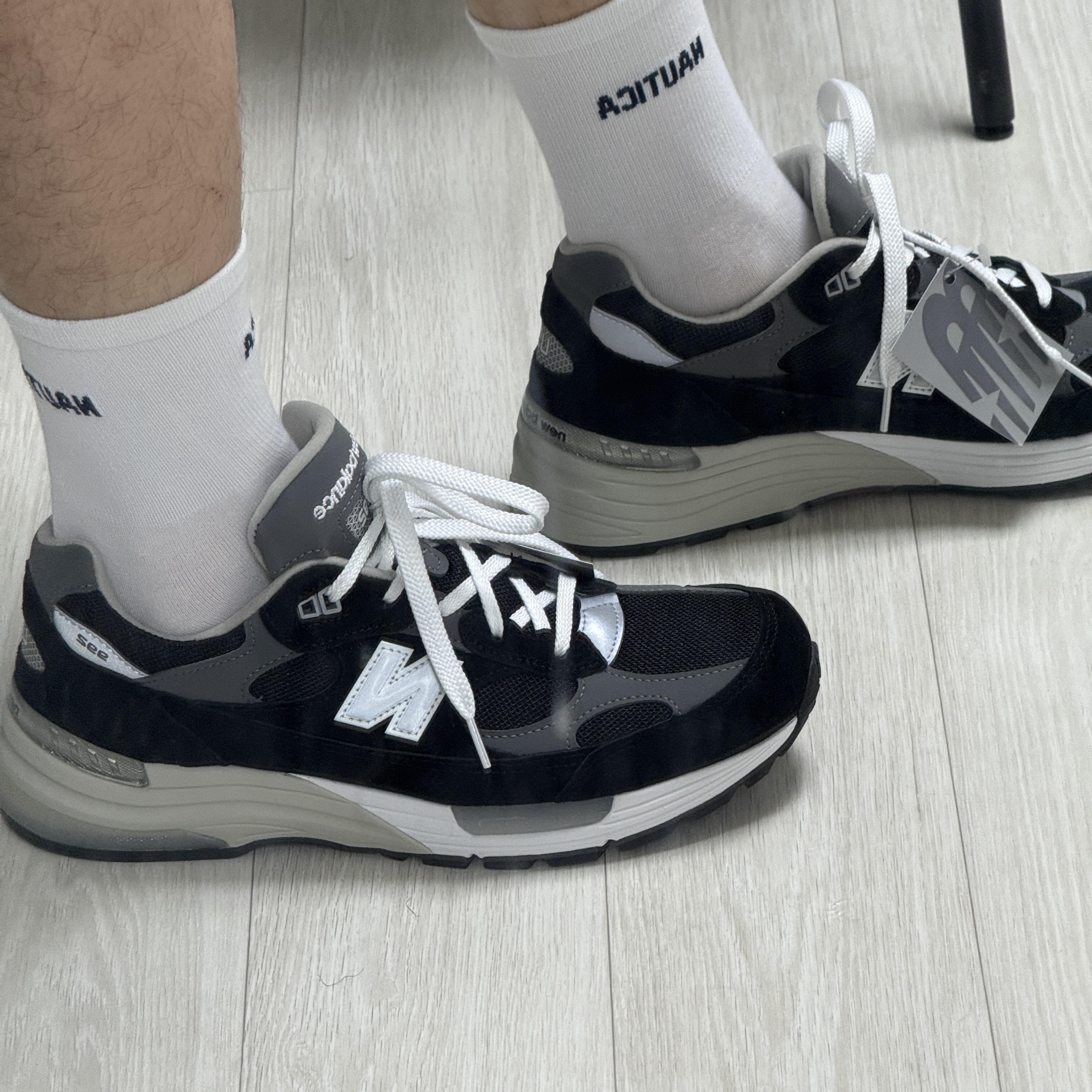 New Balance 992 Made in USA Core Black Grey 착용 스타일