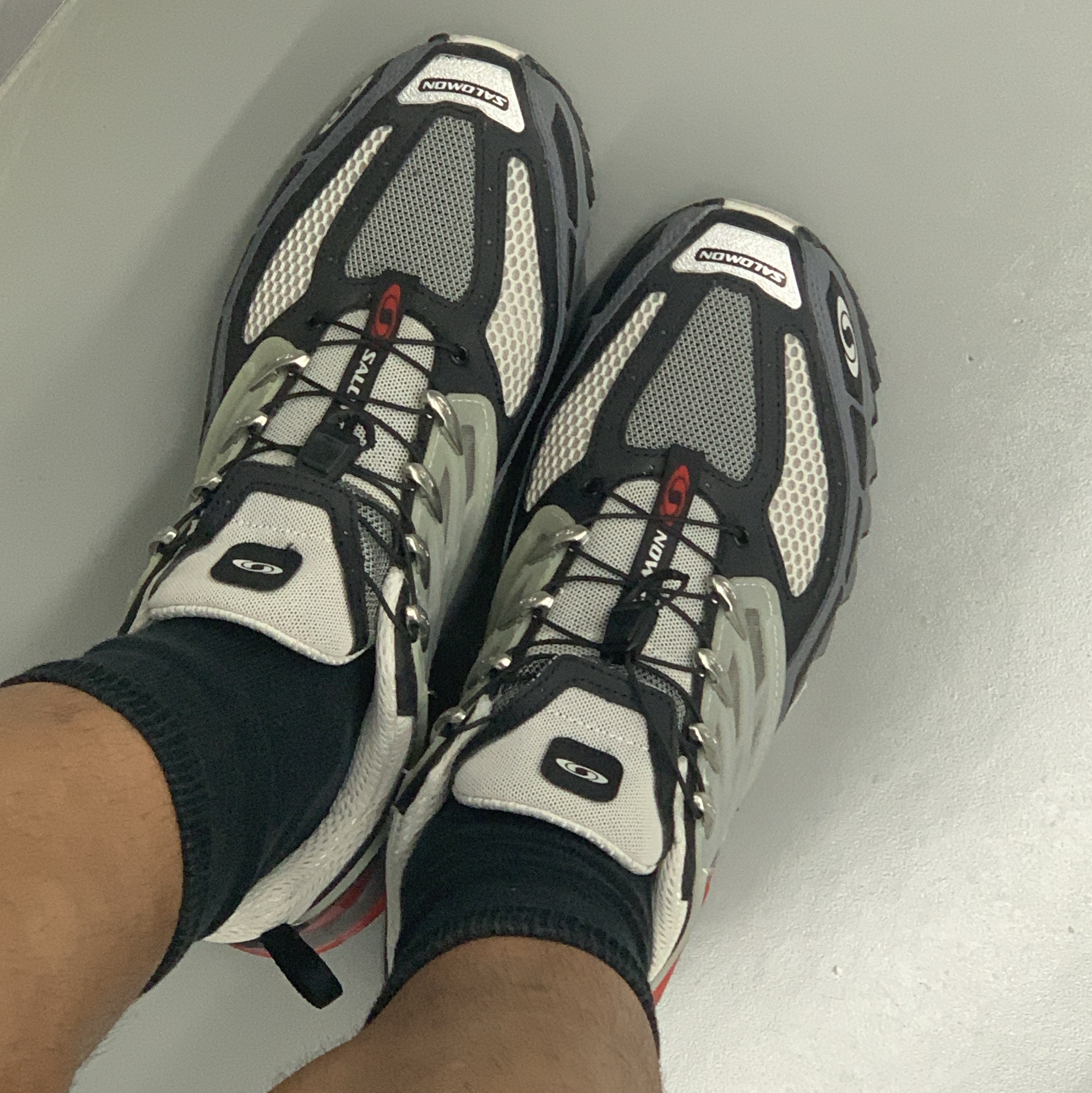 Salomon ACS Pro ADV Lunar Rock Goji 착용 스타일