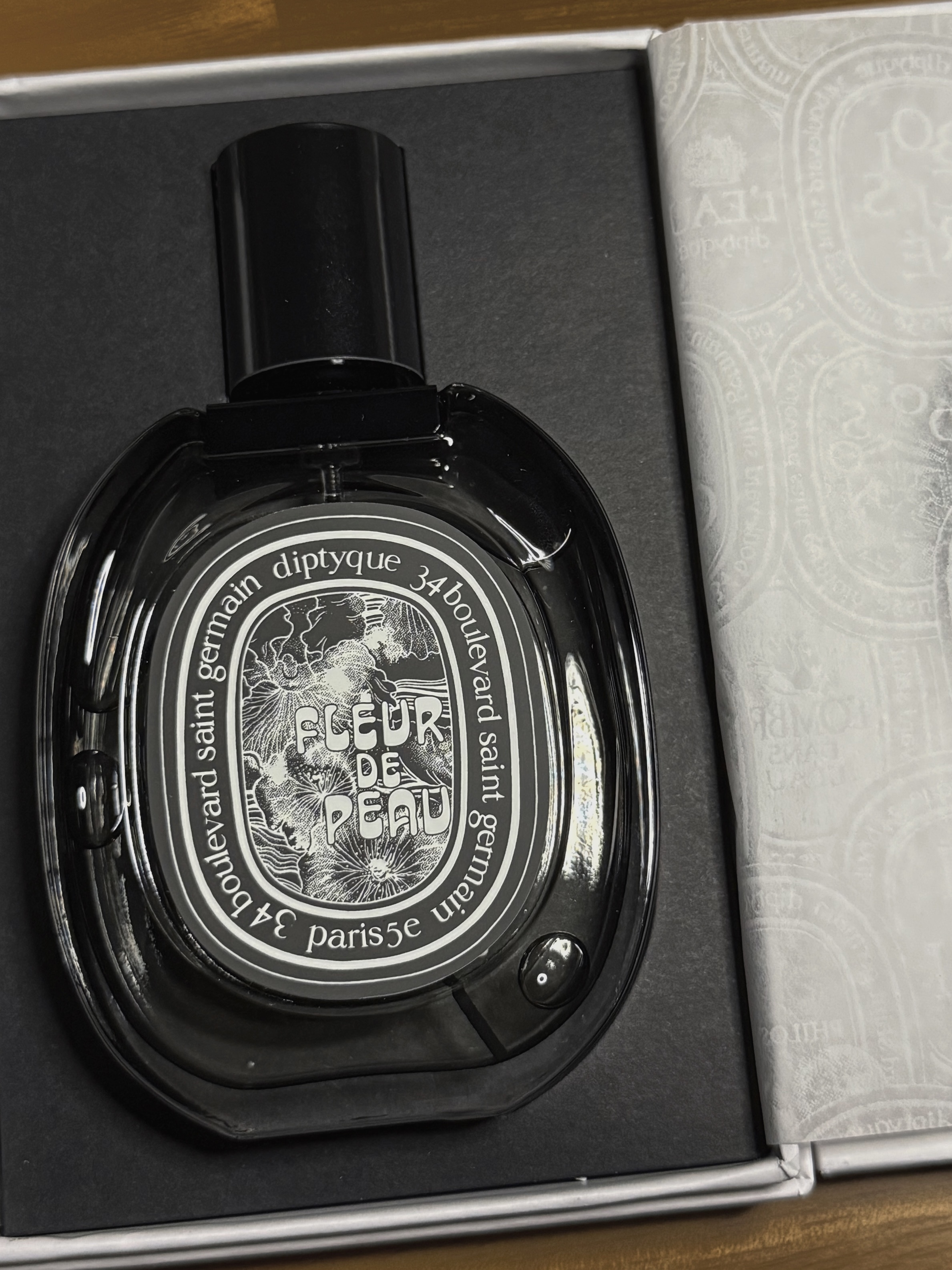 Diptyque Fleur De Peau Eau De Parfum 75ml 착용 스타일