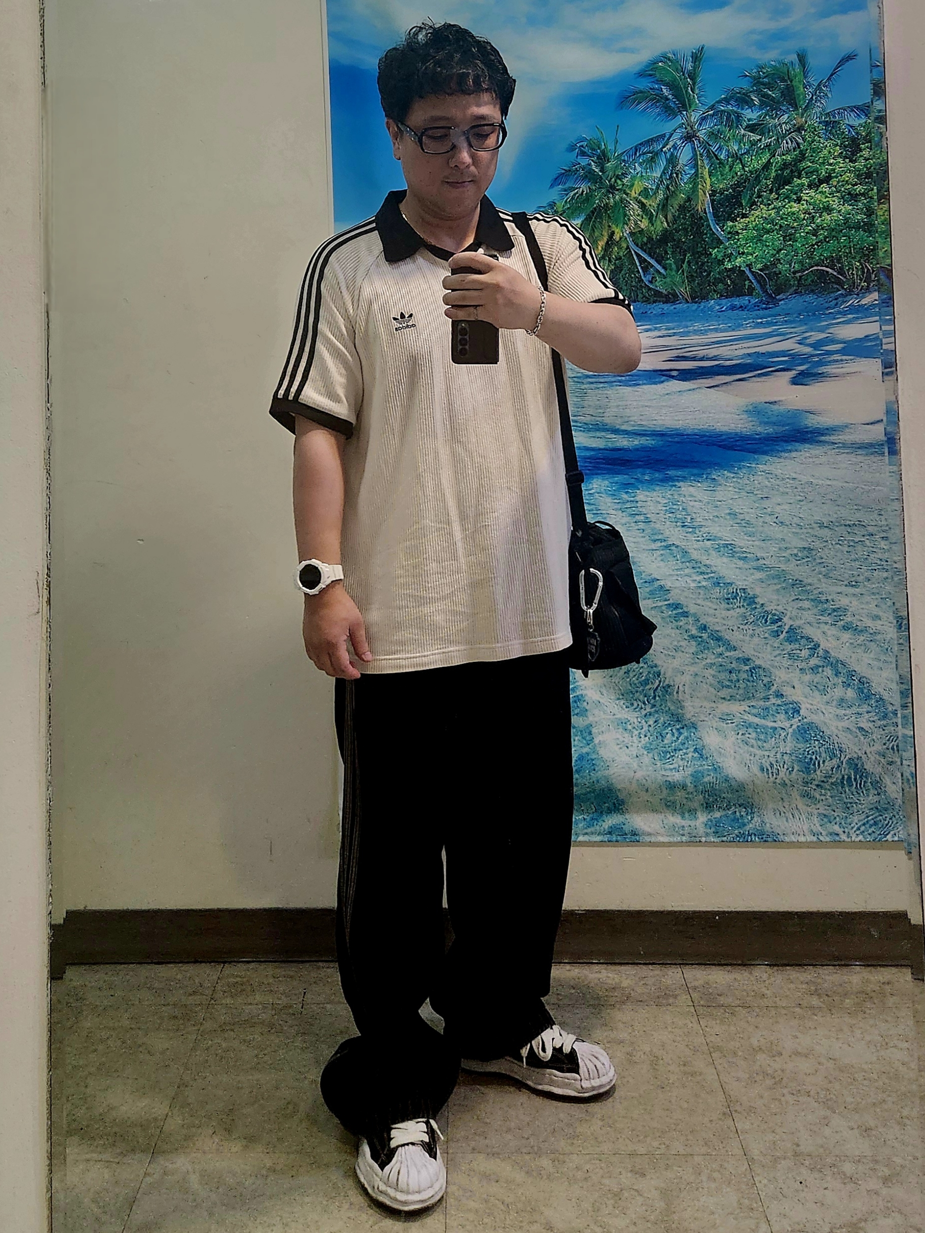 Adidas Adicolor Classics Waffle Polo Shirt Wonder White - US Sizing, Adidas Adicolor Denim Firebird Pants True Black Denim - KR Sizing 착용 스타일