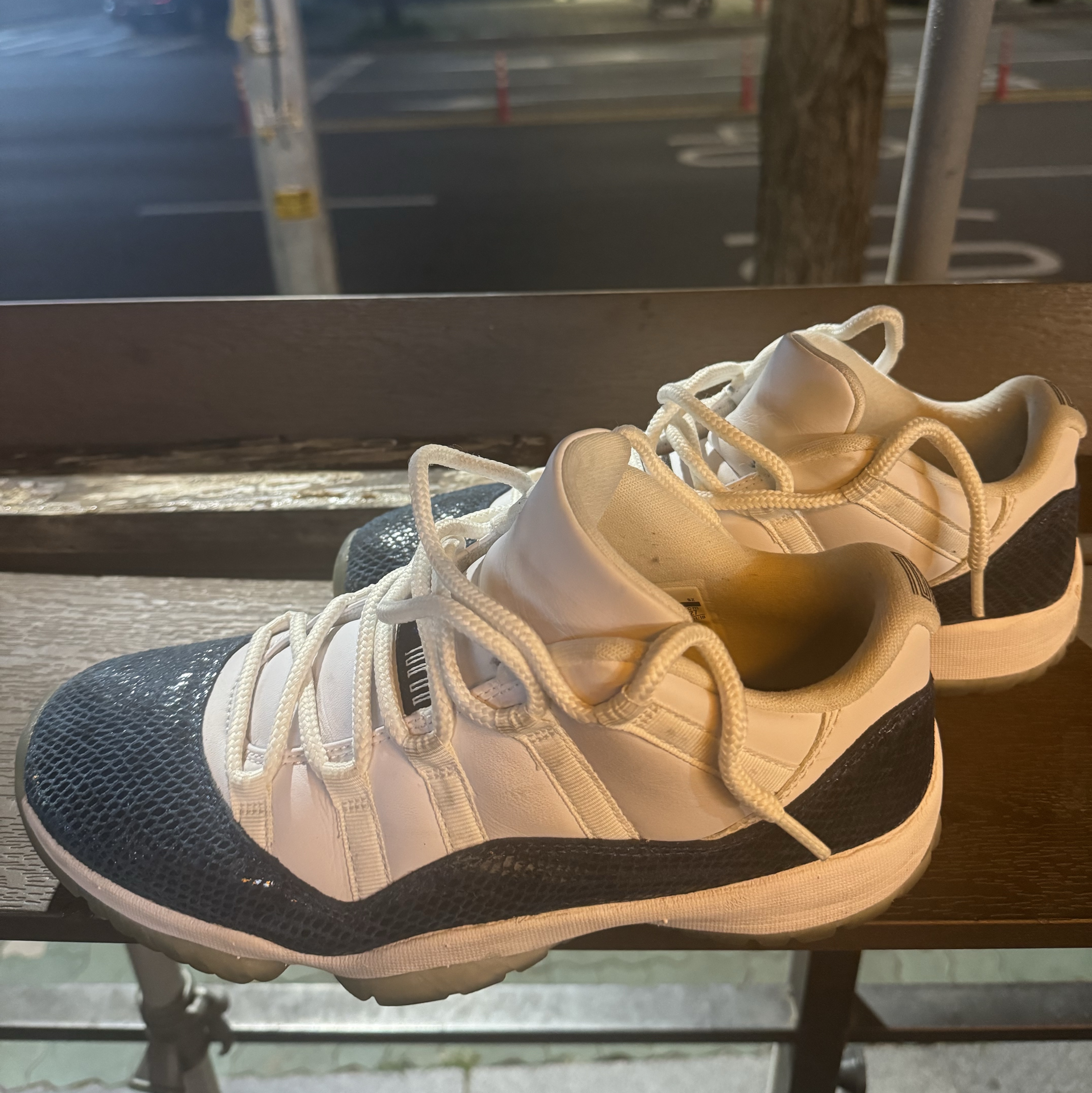 Jordan 11 Retro Low Navy Snakeskin 2019 착용 스타일 - 2