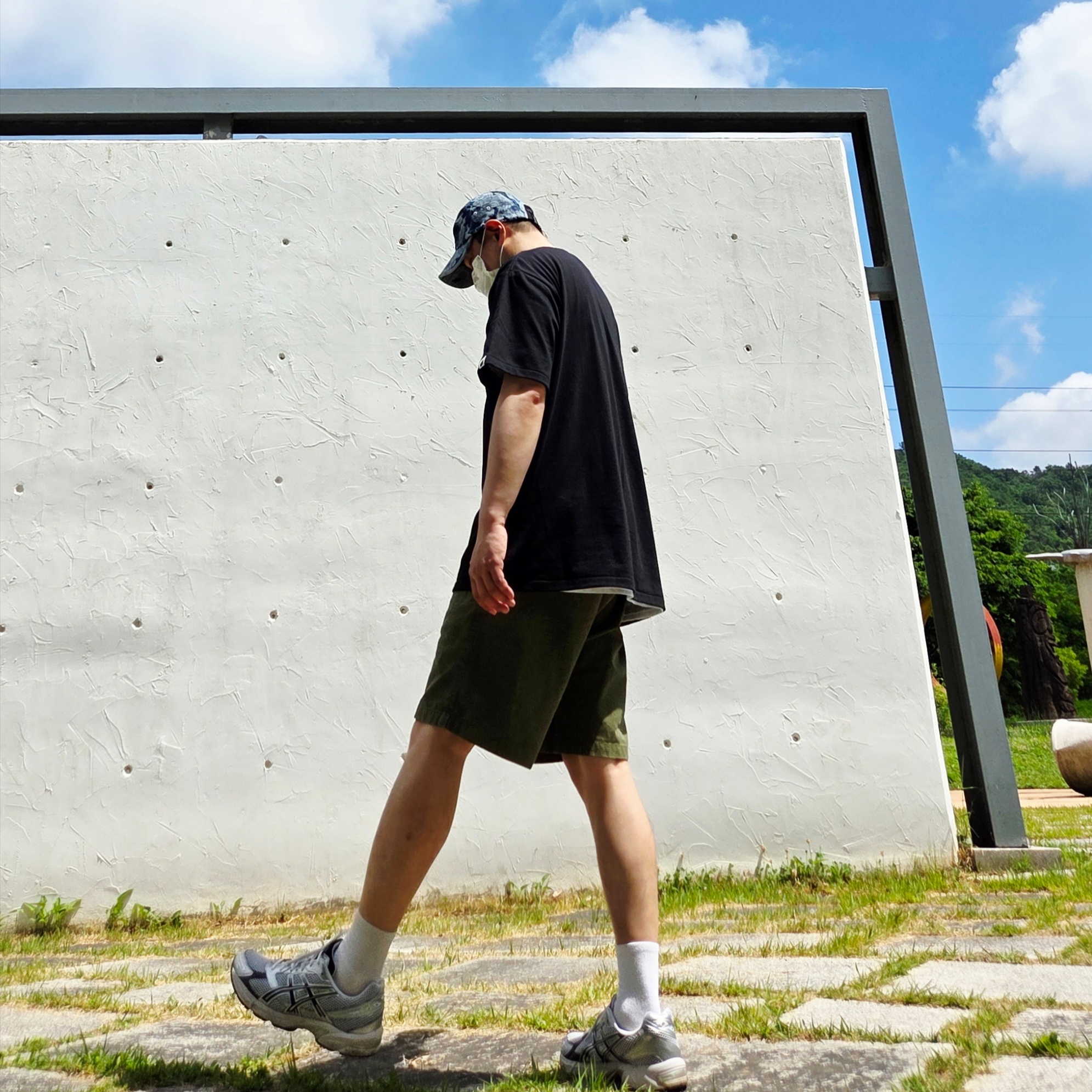 BAPE College T-Shirt Black, Asics Gel-1130 White Black 착용 스타일 - 2