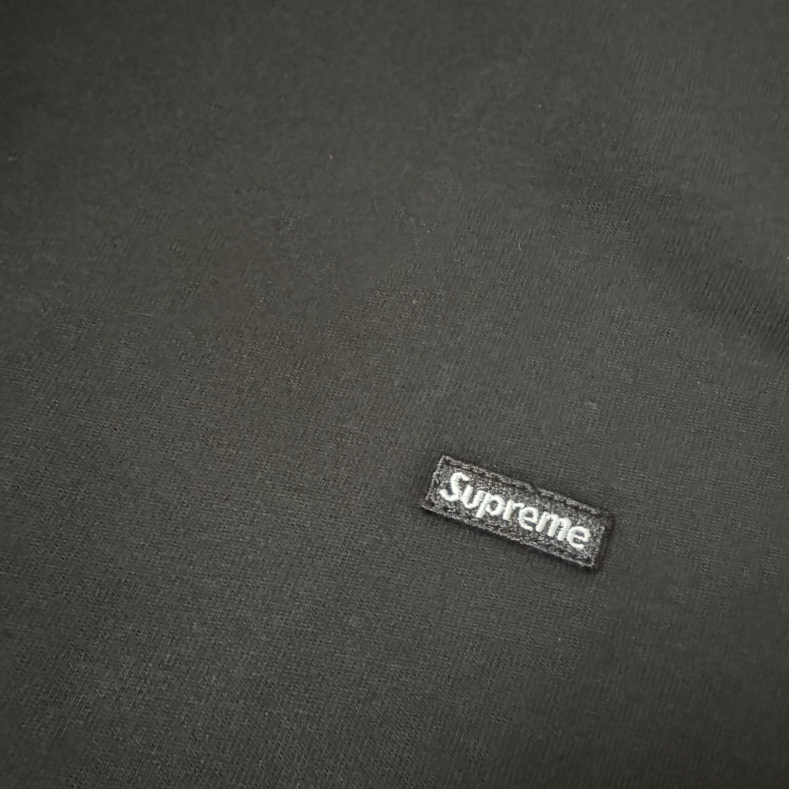 Supreme Small Box T-Shirt Black - 25SS 착용 스타일