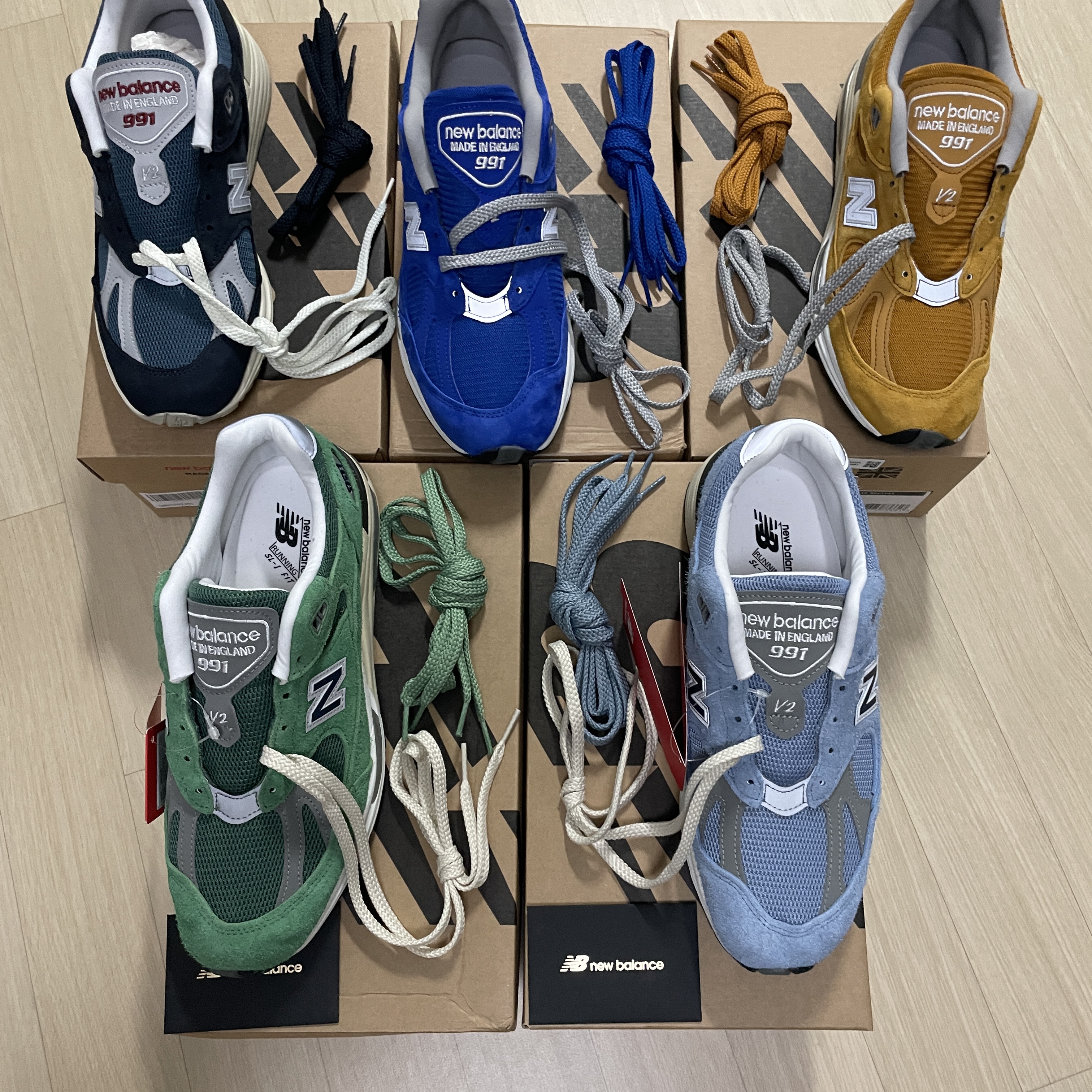 New Balance 991v2 Made in UK Mineral Green Comfrey, New Balance 991v2 Made in UK Celestial Blue Faded Denim 착용 스타일