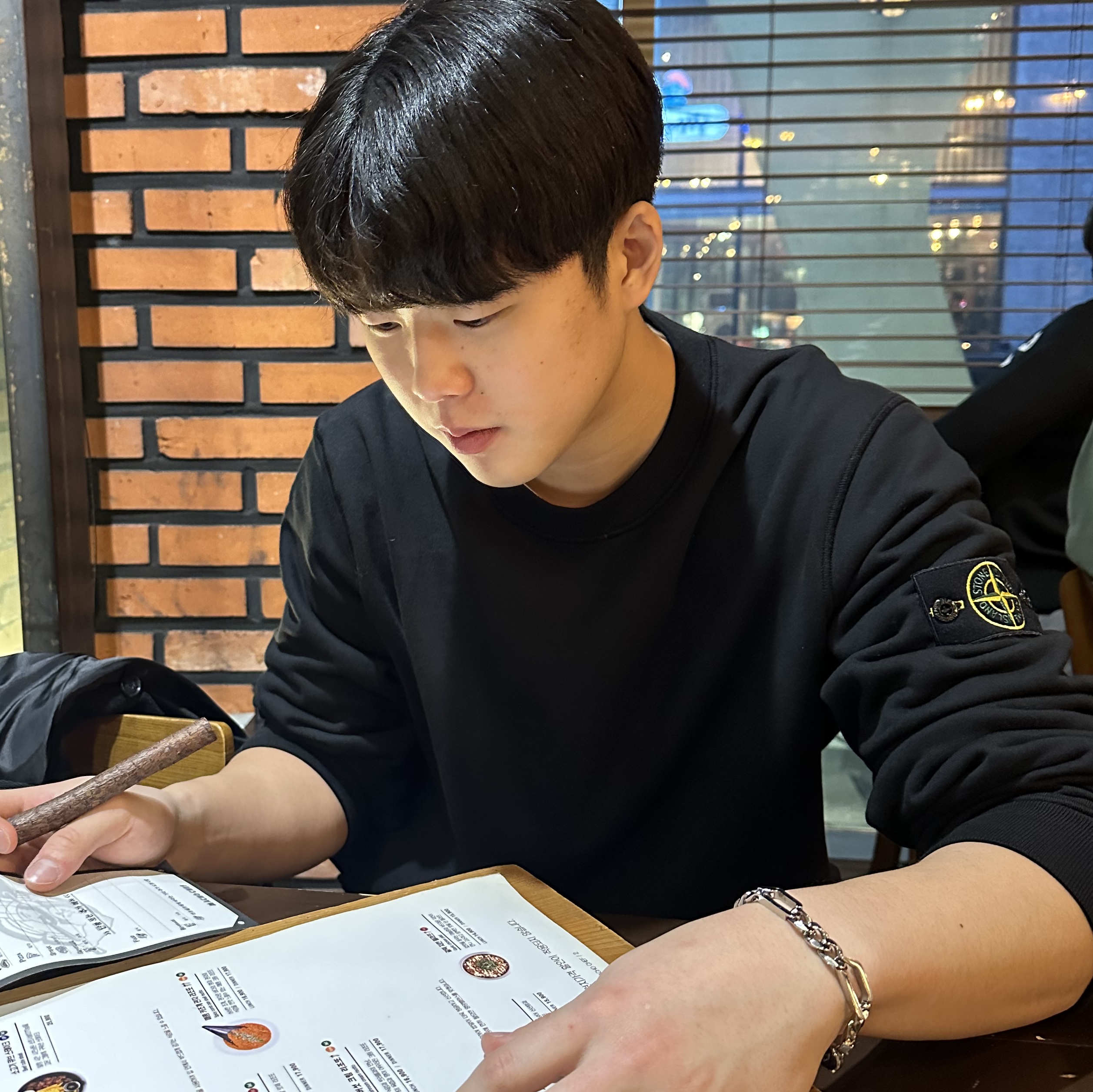 Stone Island 63051 Cotton Fleece Garment Dyed Sweatshirt Black - 24FW, Diesel Dx1351 Stainless Steel Chain Bracelet Silver 착용 스타일