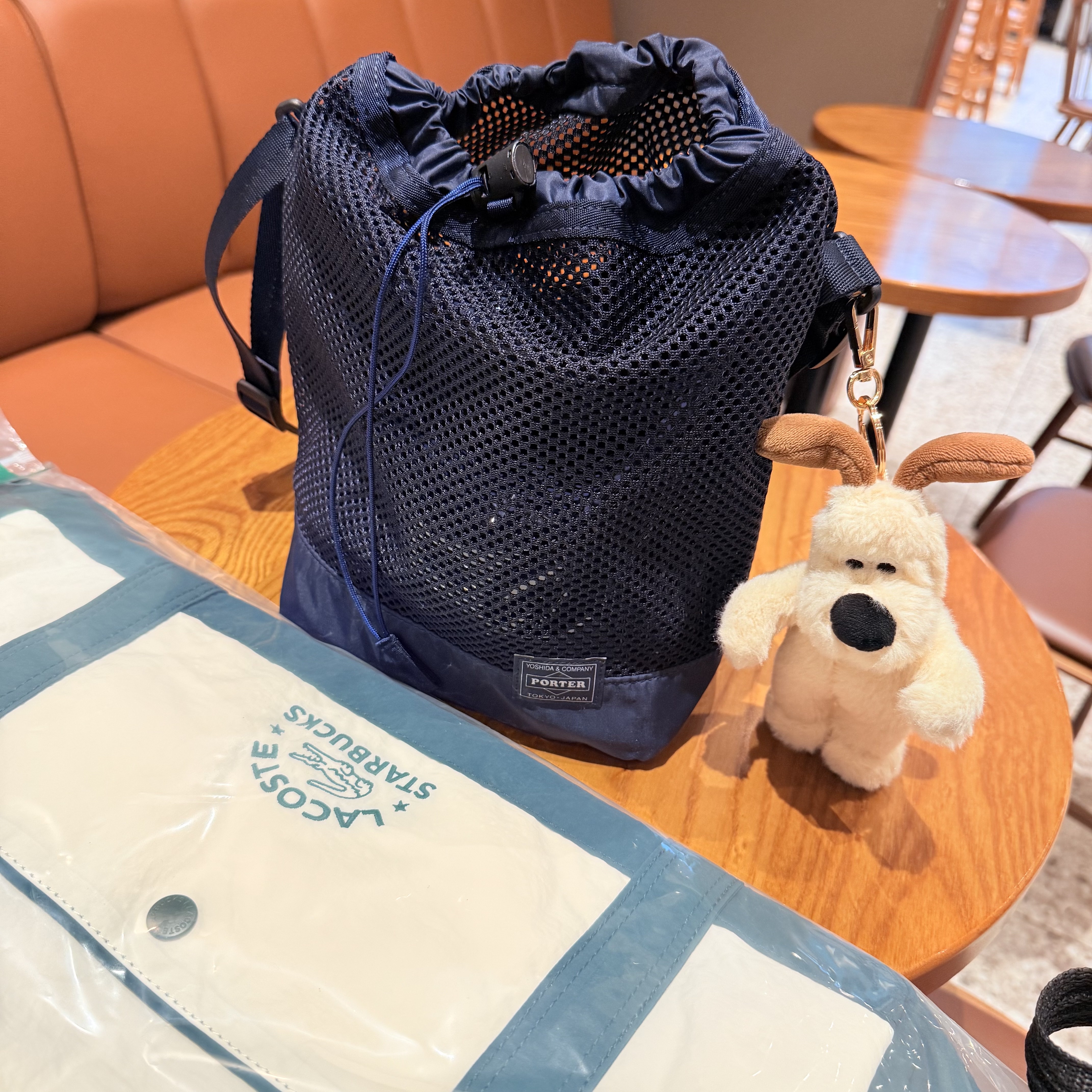 Dream C&C Wallace & Gromit Keyring Plush 16cm, Starbucks x Lacoste Multiple Bag Green 착용 스타일