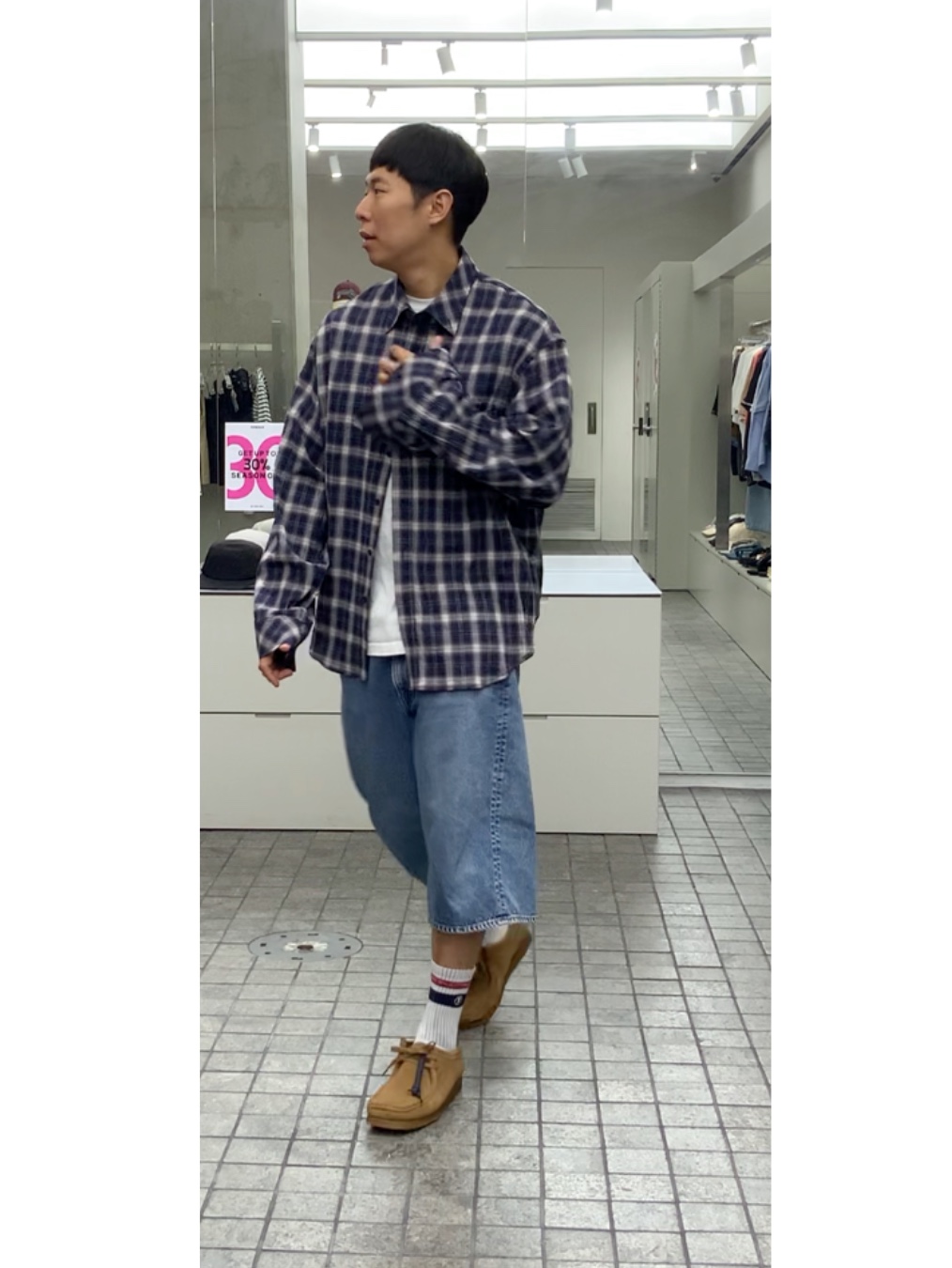Undermycar Mu.117 Original Logo Basic Long Sleeve Check Shirts Navy Ivory, Clarks Wallabee Cola Cola - 25FW 착용 스타일 - 1