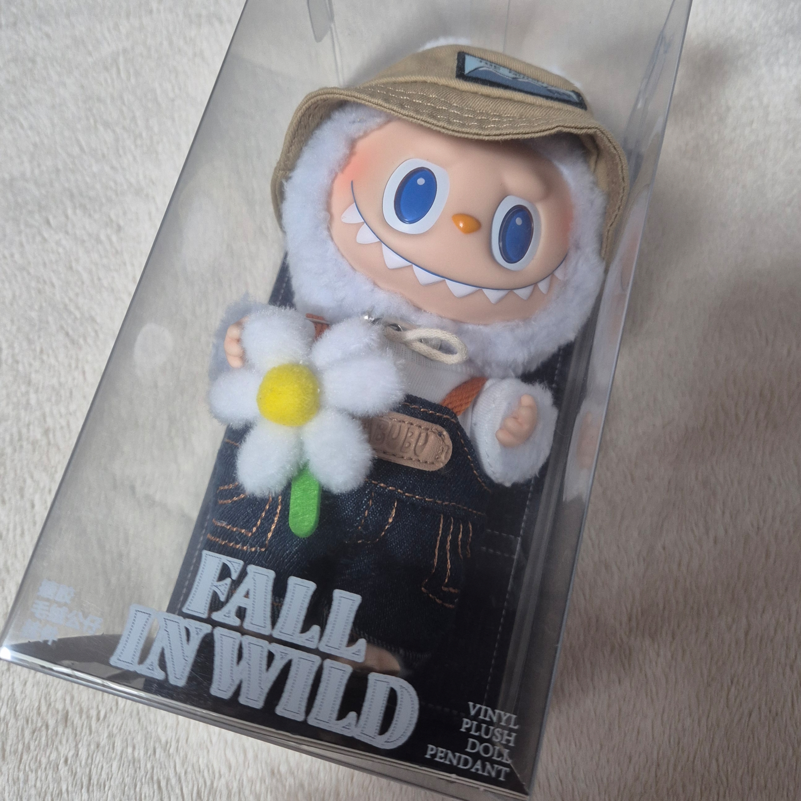 Pop Mart Fall In Wild Labubu Series Toy Keyring 착용 스타일