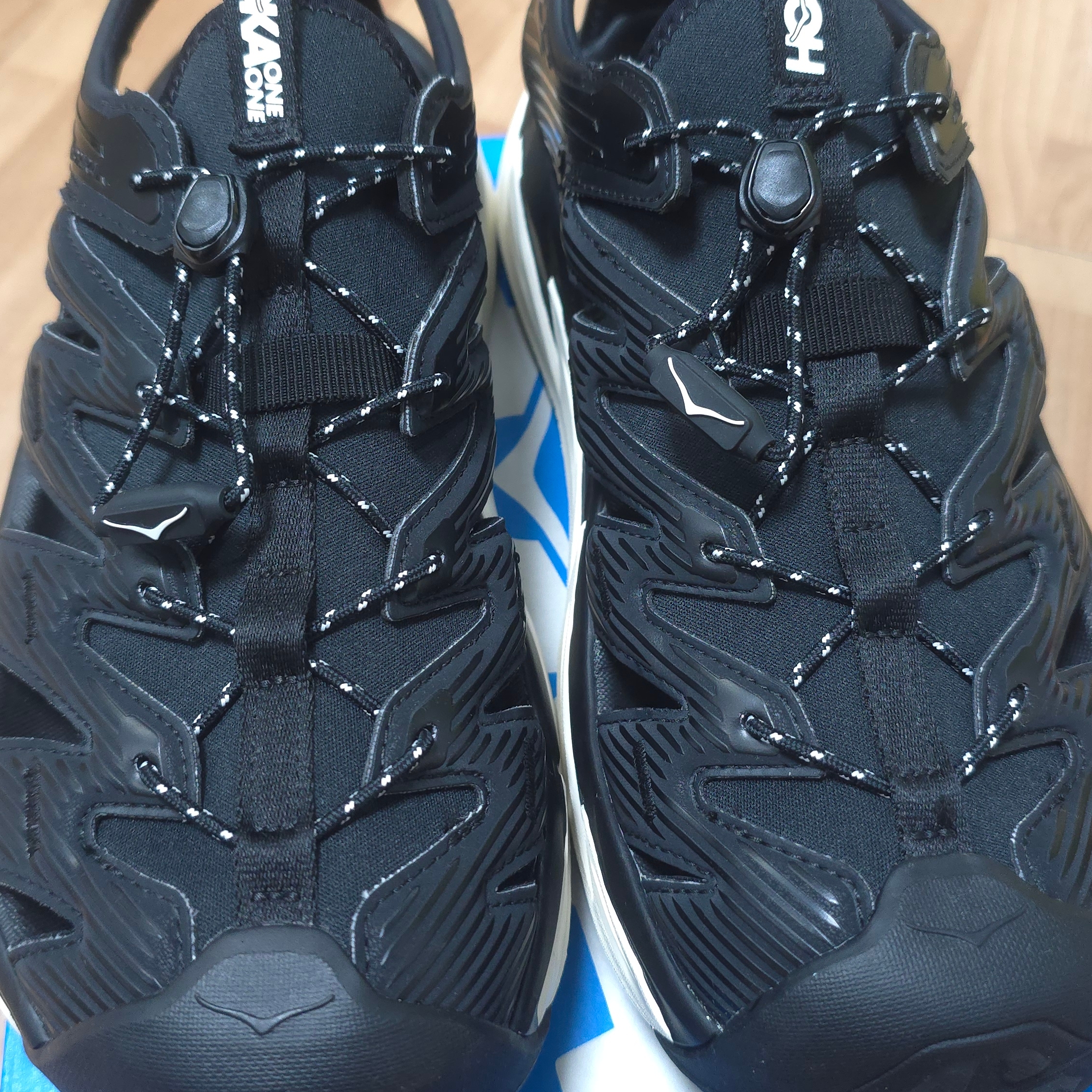 Hoka Hopara Black Alabaster 착용 스타일