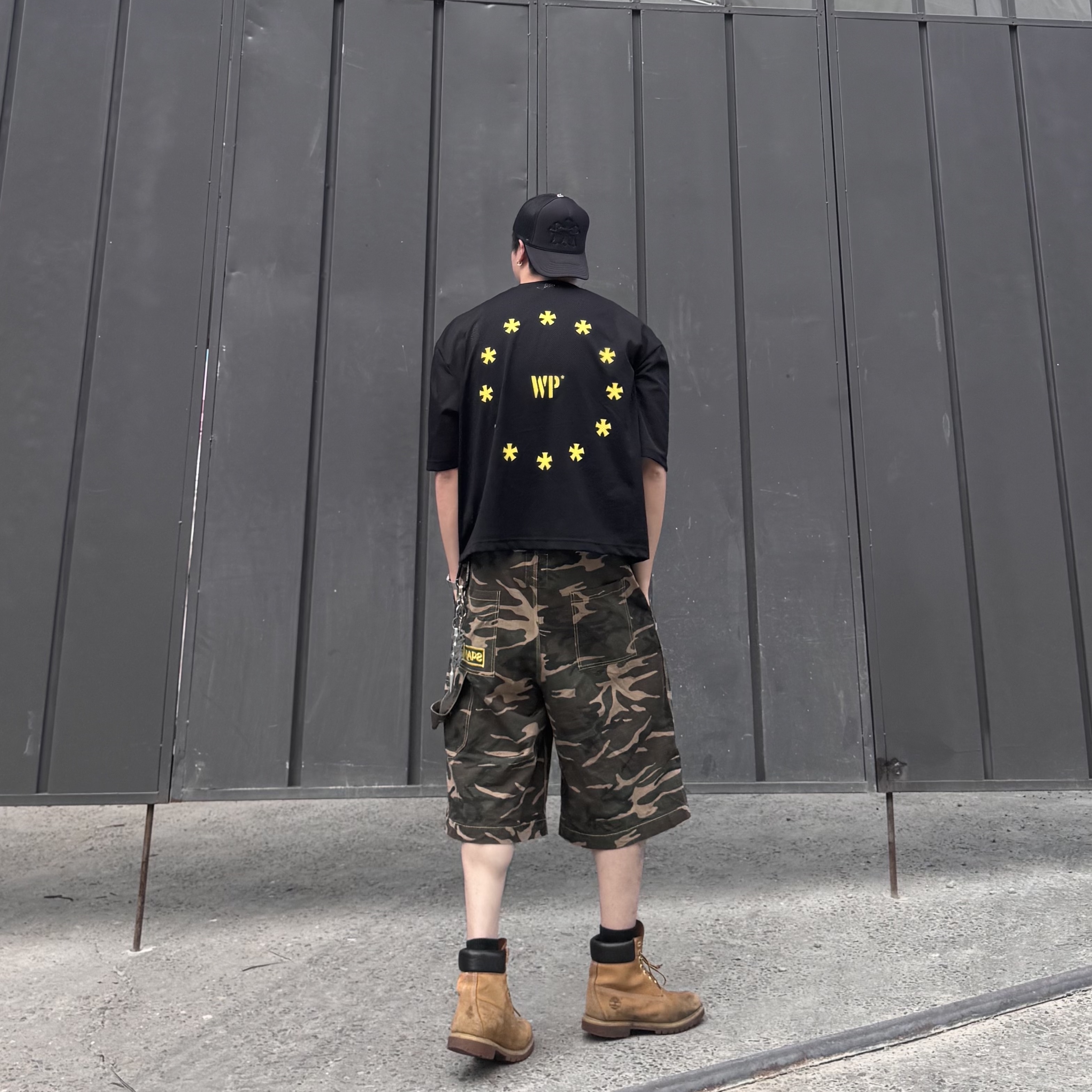 Wapworks Easy 3T Work Bermuda Pants Camo, Chrome Hearts Cemetery Trucker Hat Black 착용 스타일 - 2