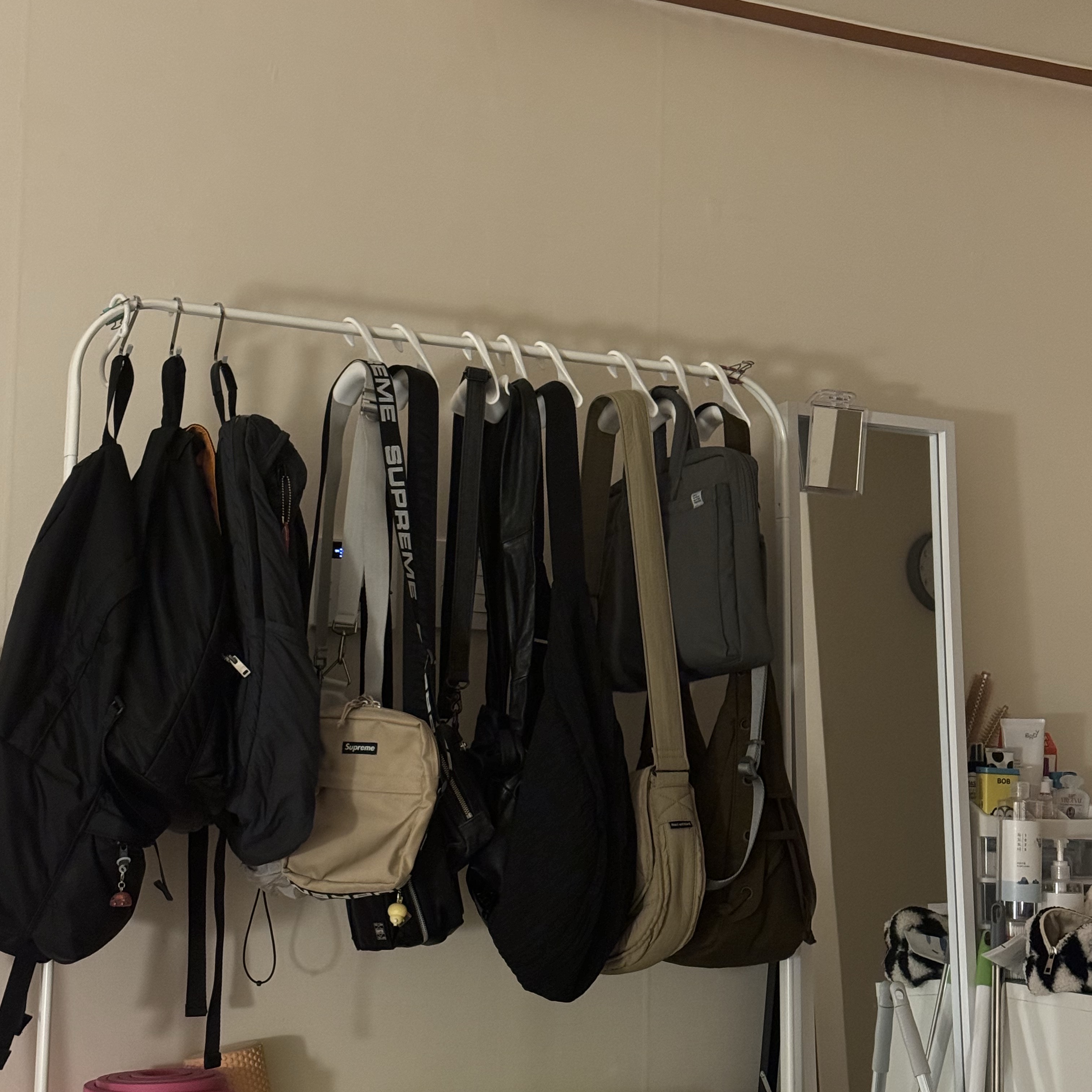 Supreme Shoulder Bag Tan - 18SS 착용 스타일
