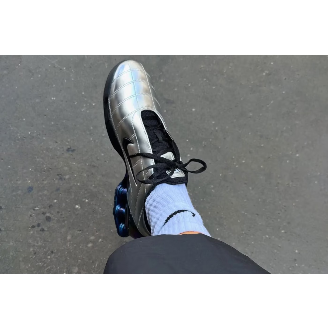 Nike Total 90 III SP Metallic Silver and Black, Nike Total 90 III SP Light Orewood Brown Black 착용 스타일 - 3