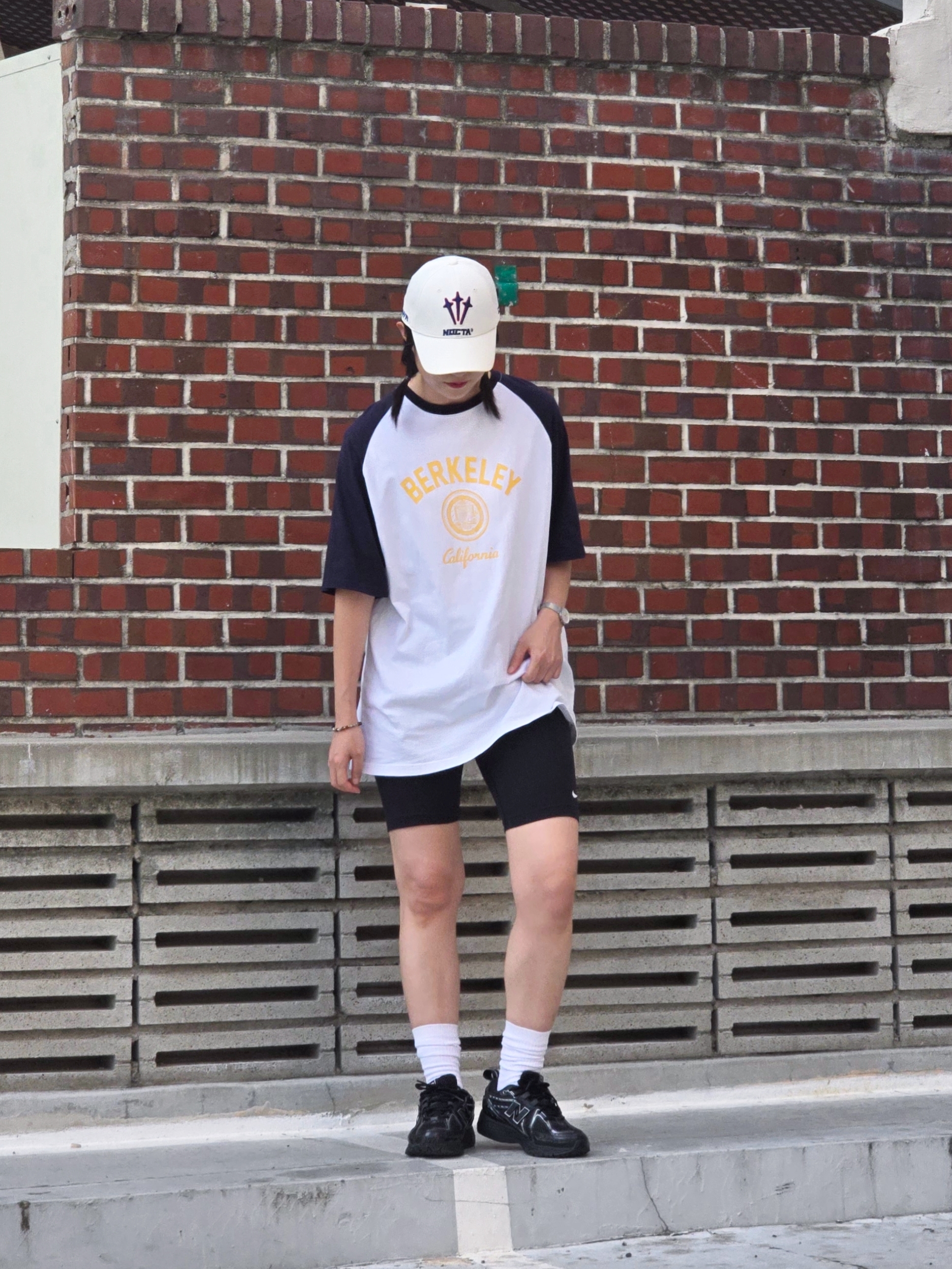 Nike x Drake Nocta NRG LU L91 Cap White, (W) Nike Essential Mid Rise Bike Shorts Black - Asia 착용 스타일 - 2