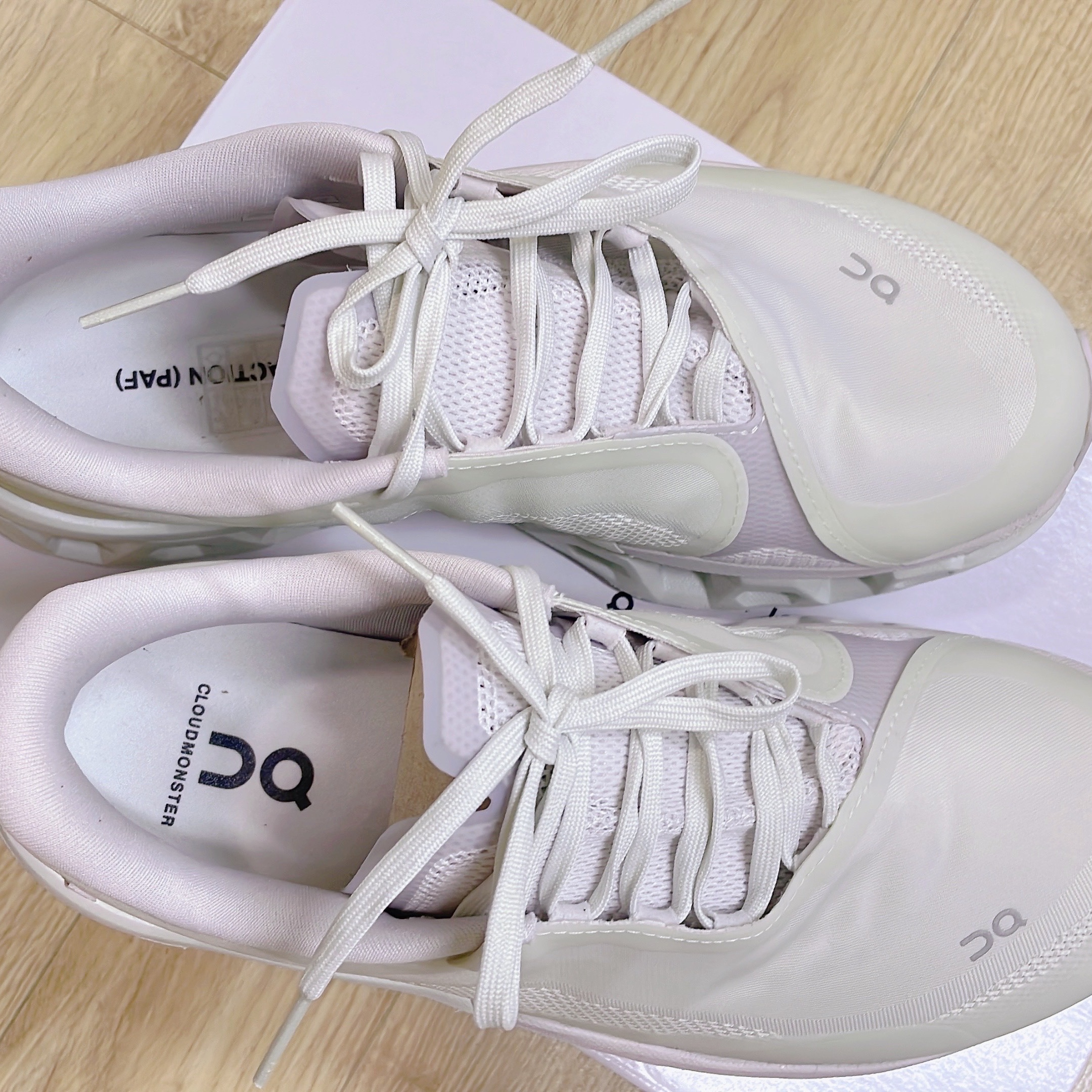(W) On Running x Post Archive Faction (Paf) Cloudmonster 2 Vapor Frost 착용 스타일