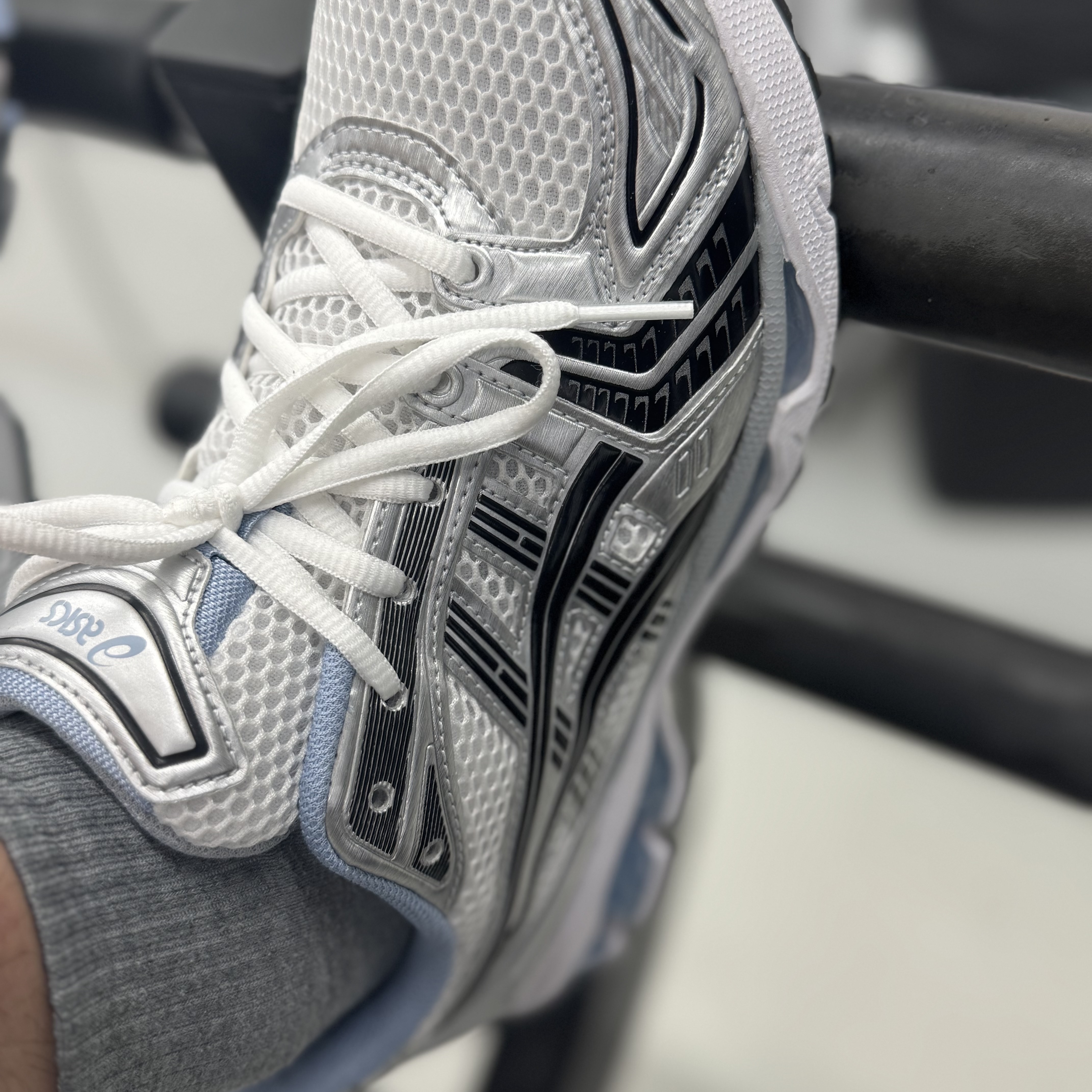 Asics x JJJJound Gel-Kayano 14 White Navy 착용 스타일