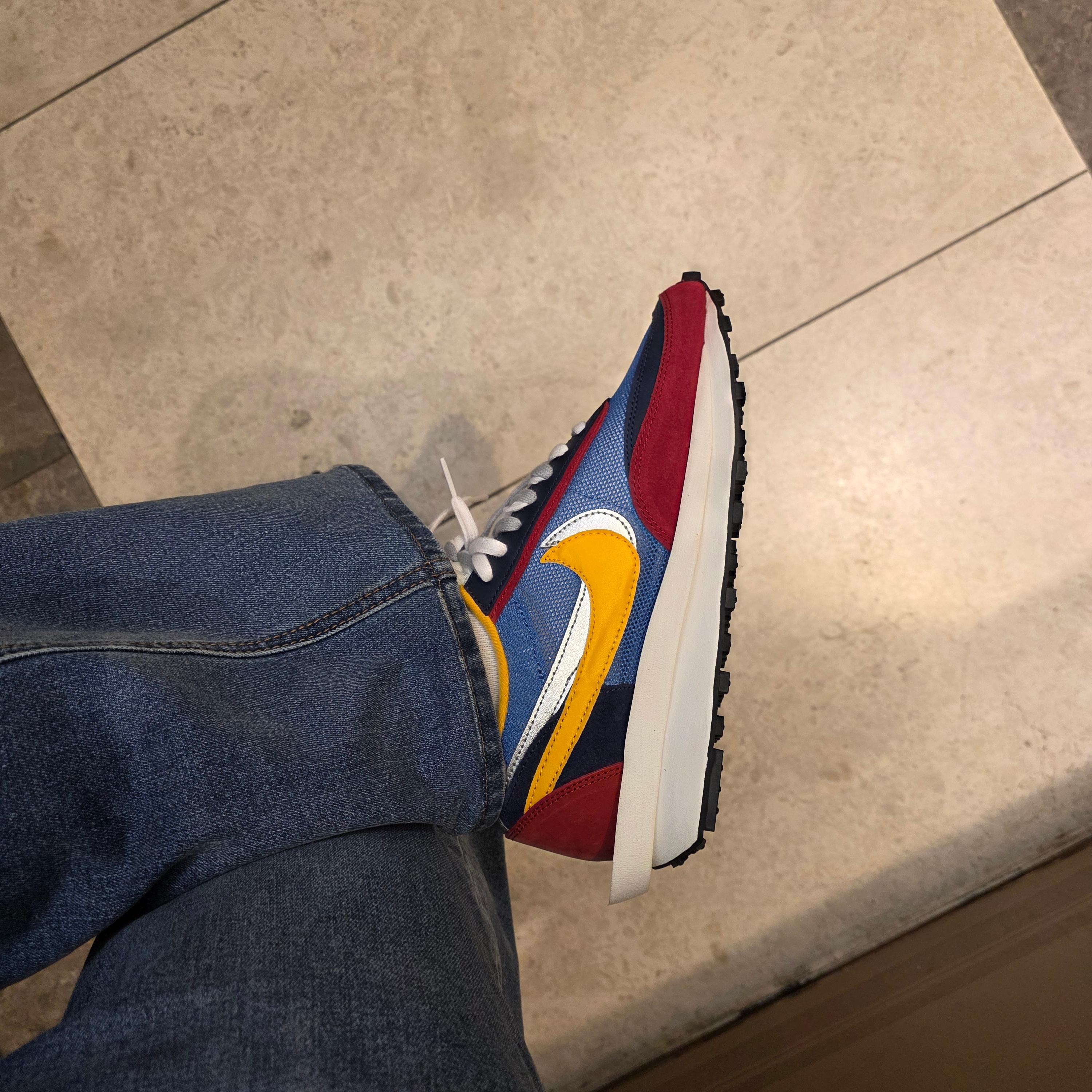 Nike x Sacai LDWaffle Blue Multi 착용 스타일 - 2