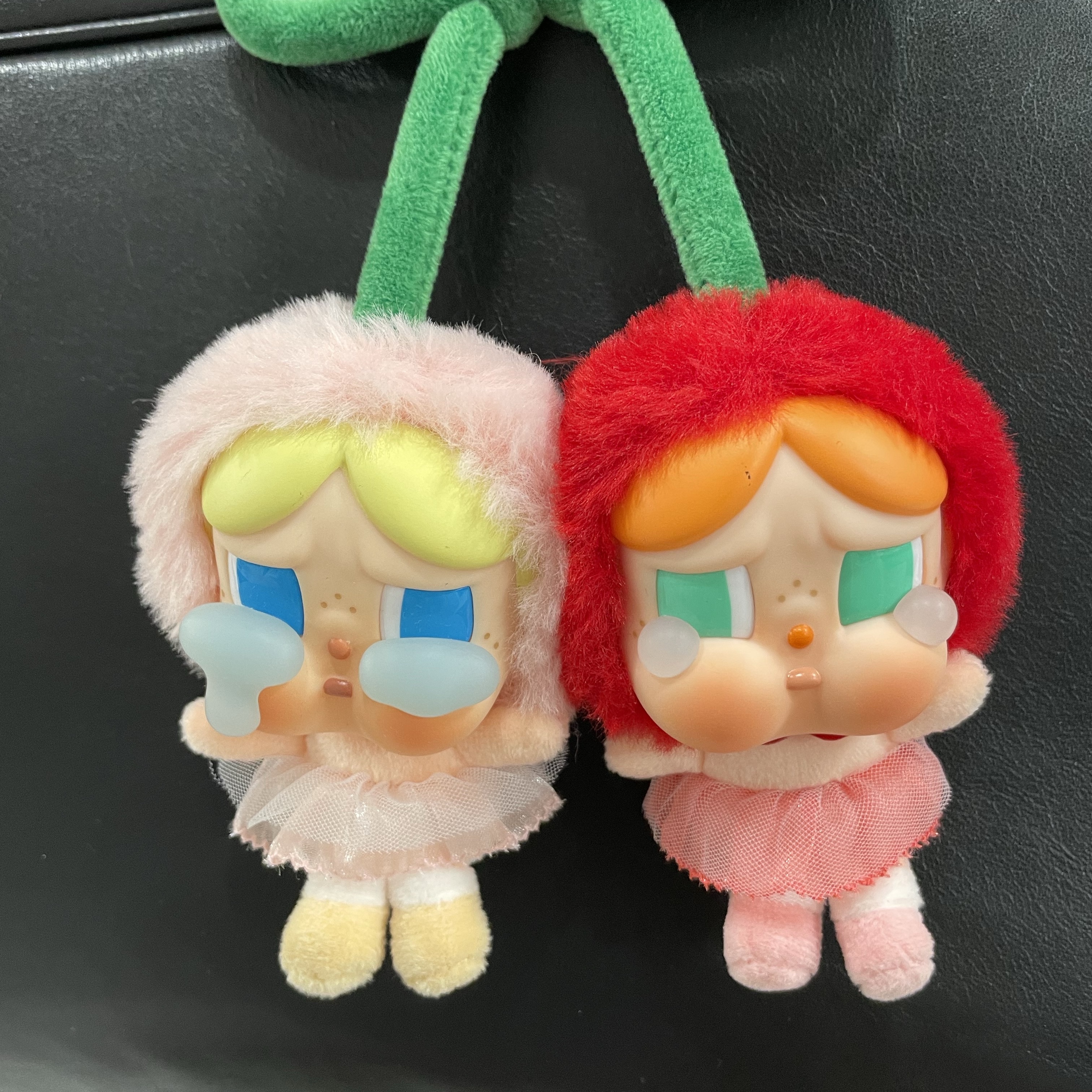 Pop Mart Crybaby Crying For Love Series Vinyl Plush 착용 스타일 - 1