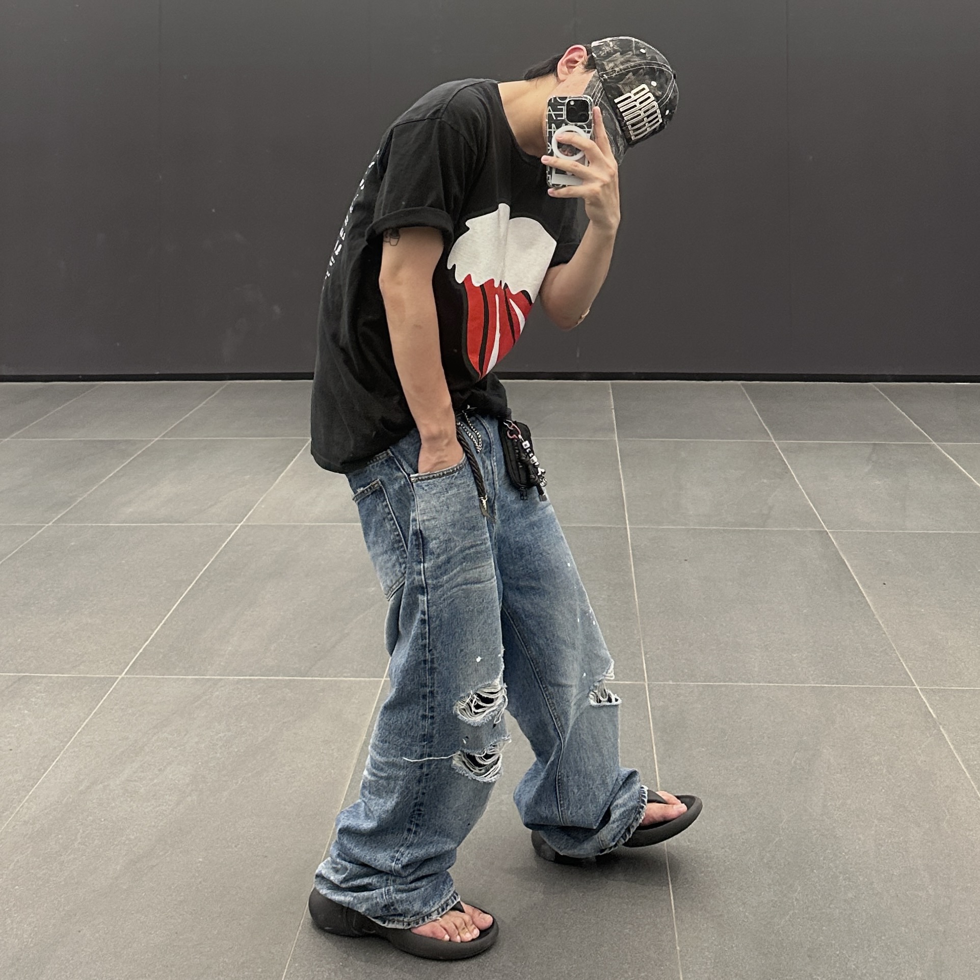 Farfromwhat Far Vintage Washed Jeans Blue 착용 스타일 - 2
