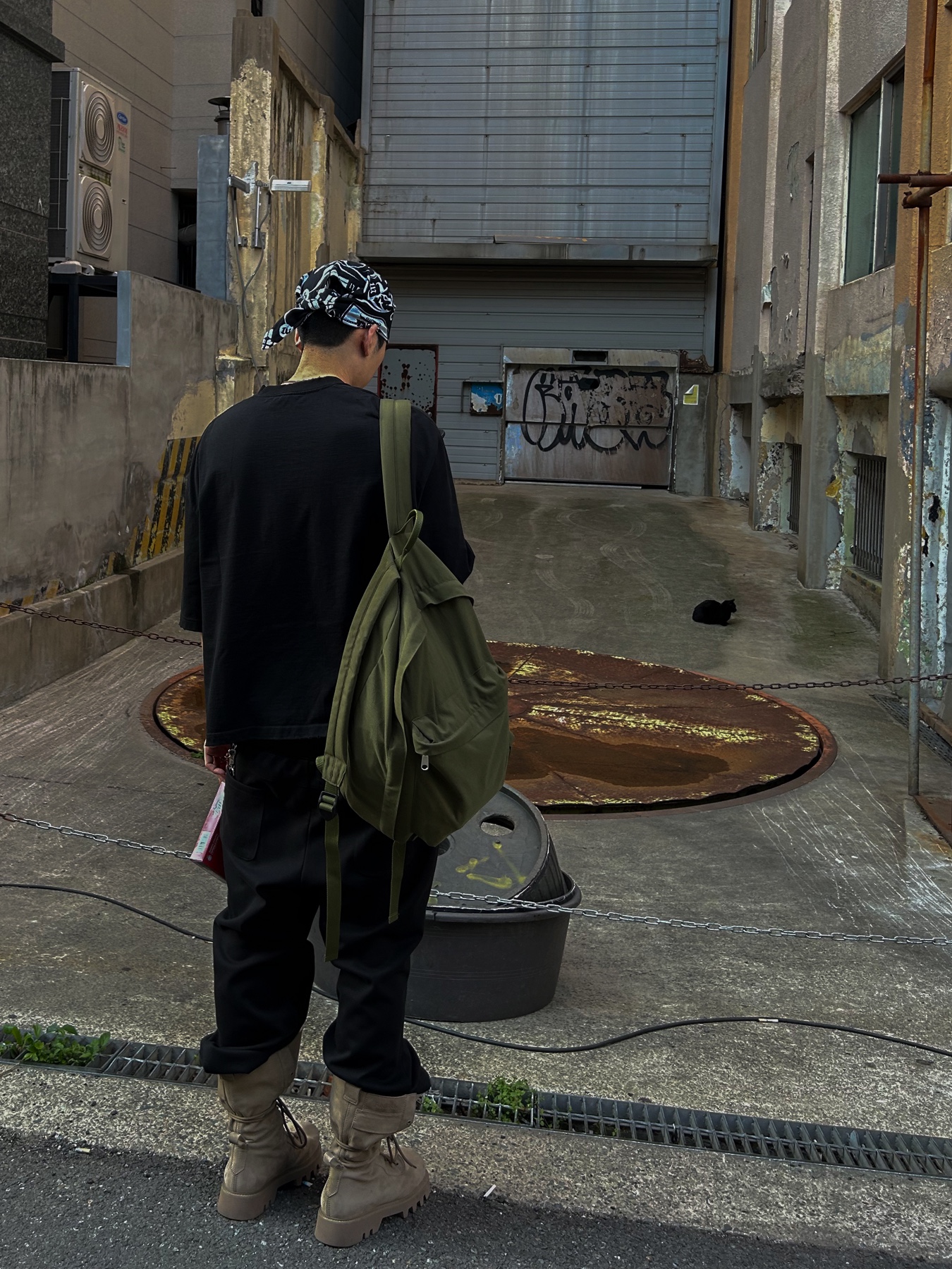 Wapworks Flare Layerd Sweat Pants Black, Wapworks Hardwork Crop T-Shirt Black 착용 스타일 - 2
