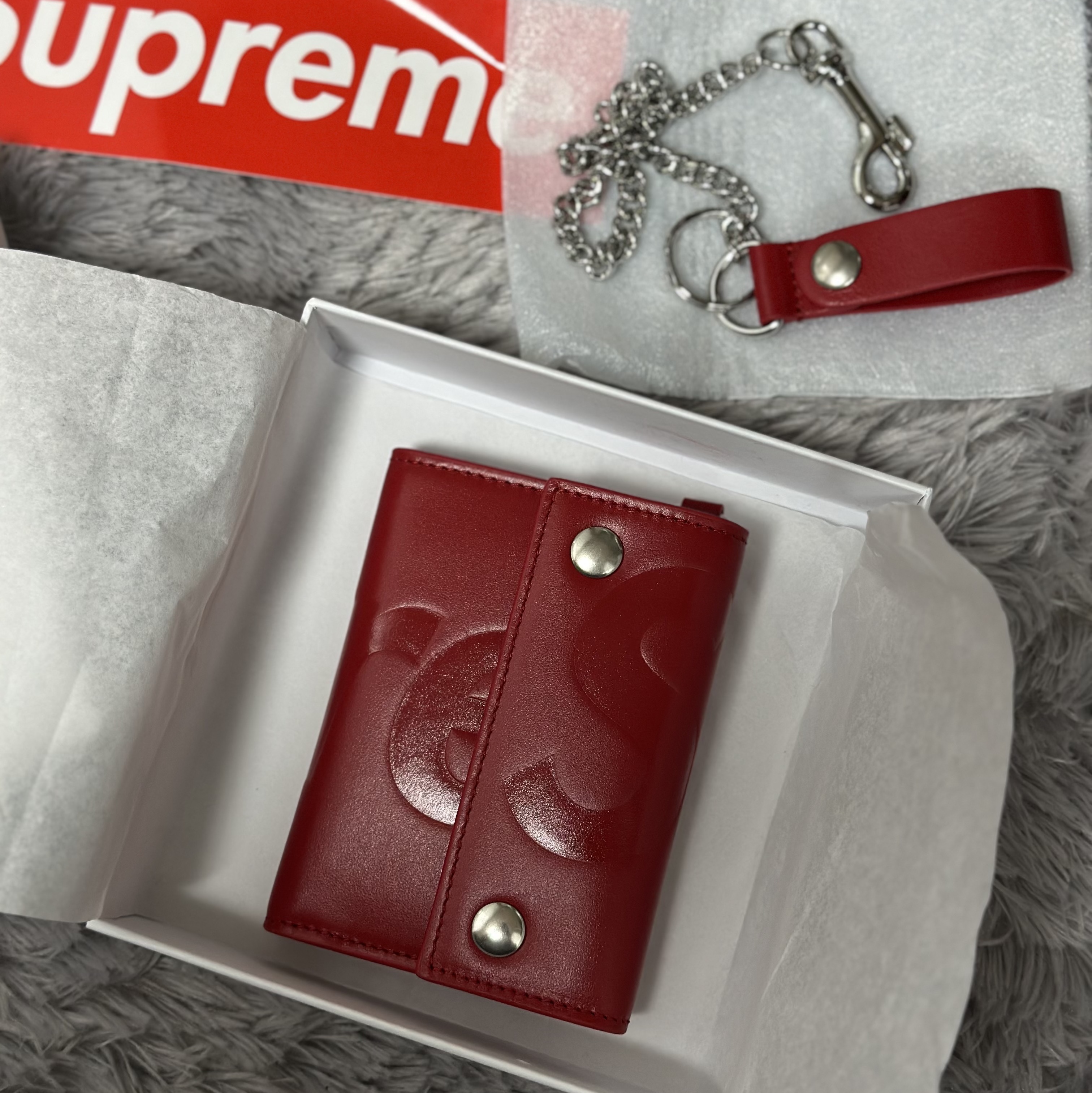 Supreme Leather Chain Wallet Red 착용 스타일