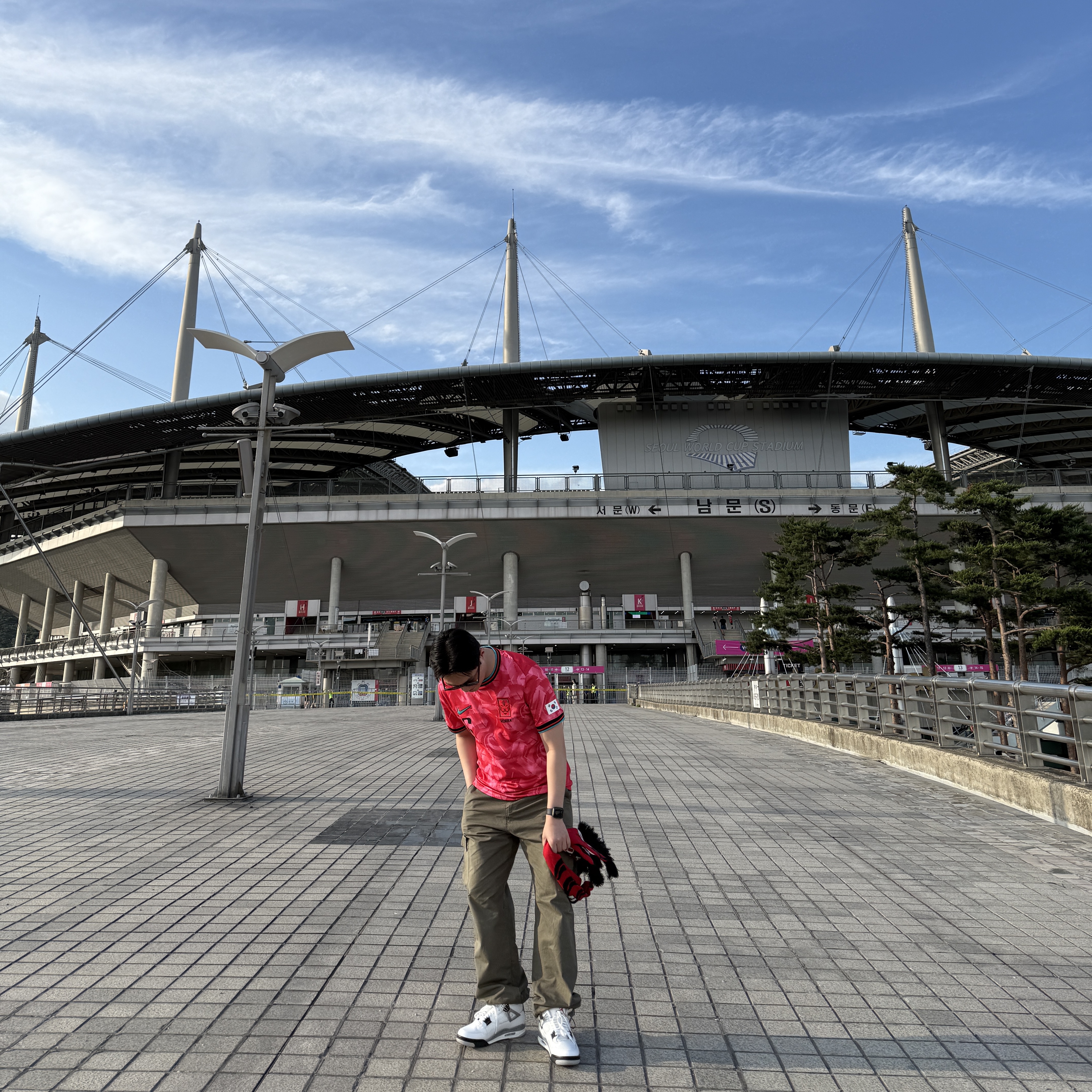 Jordan 4 Retro OG White Cement 2025, Nike Korea 2024 Dri-Fit ADV Match Home Authentic Jersey Global Red - Asia (Non Marking Ver.) 착용 스타일