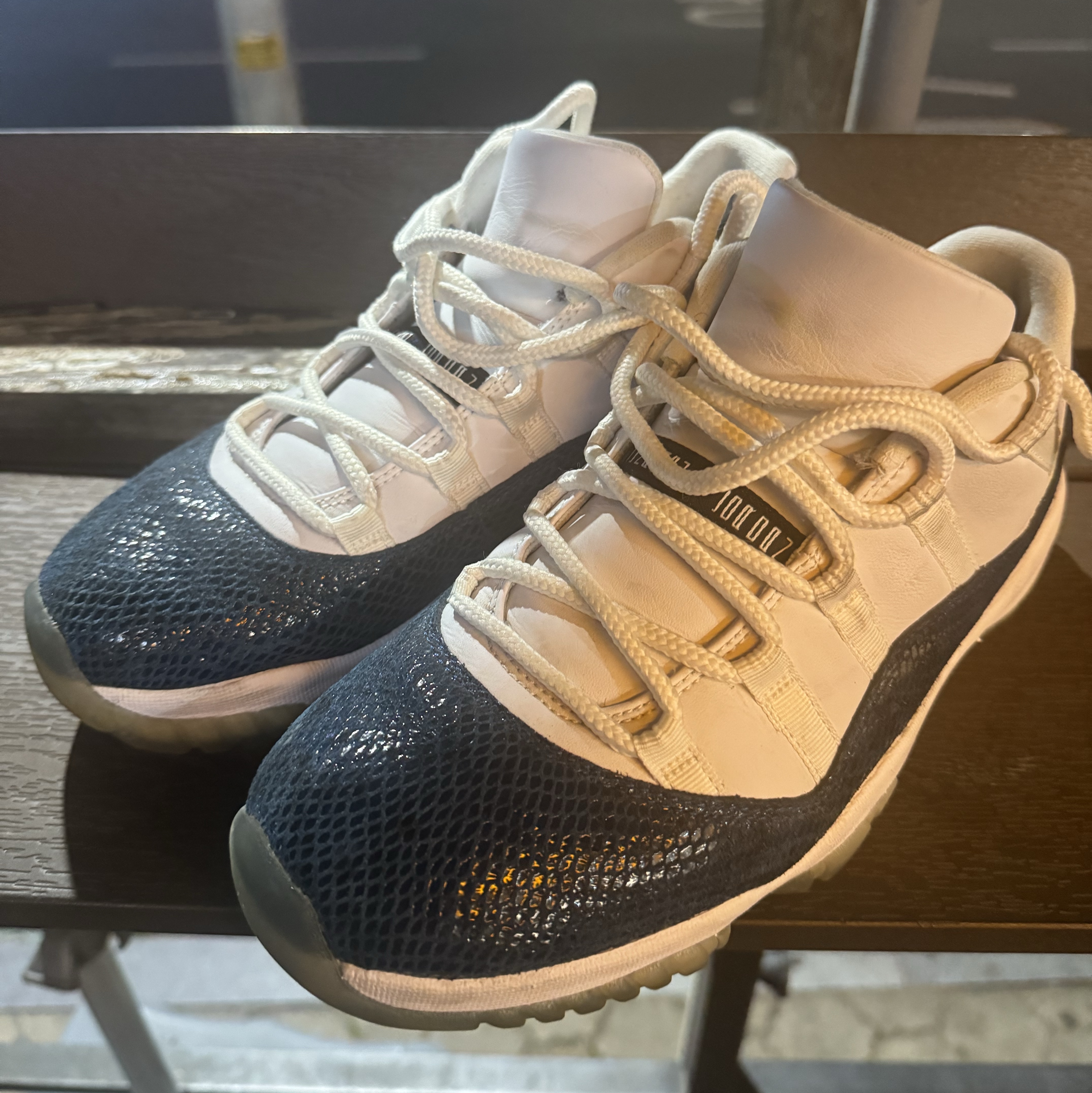 Jordan 11 Retro Low Navy Snakeskin 2019 착용 스타일 - 1