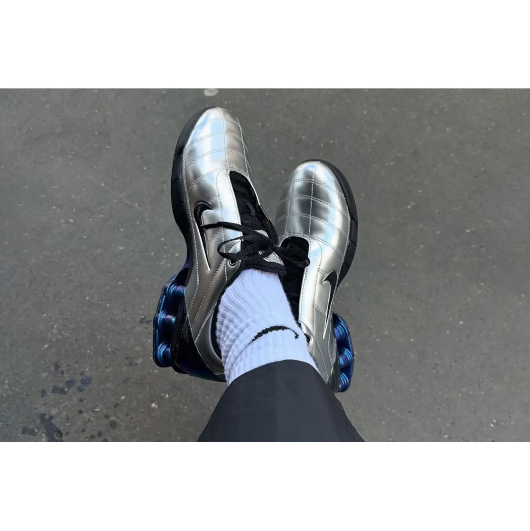 Nike Total 90 III SP Metallic Silver and Black, Nike Total 90 III SP Light Orewood Brown Black 착용 스타일 - 2