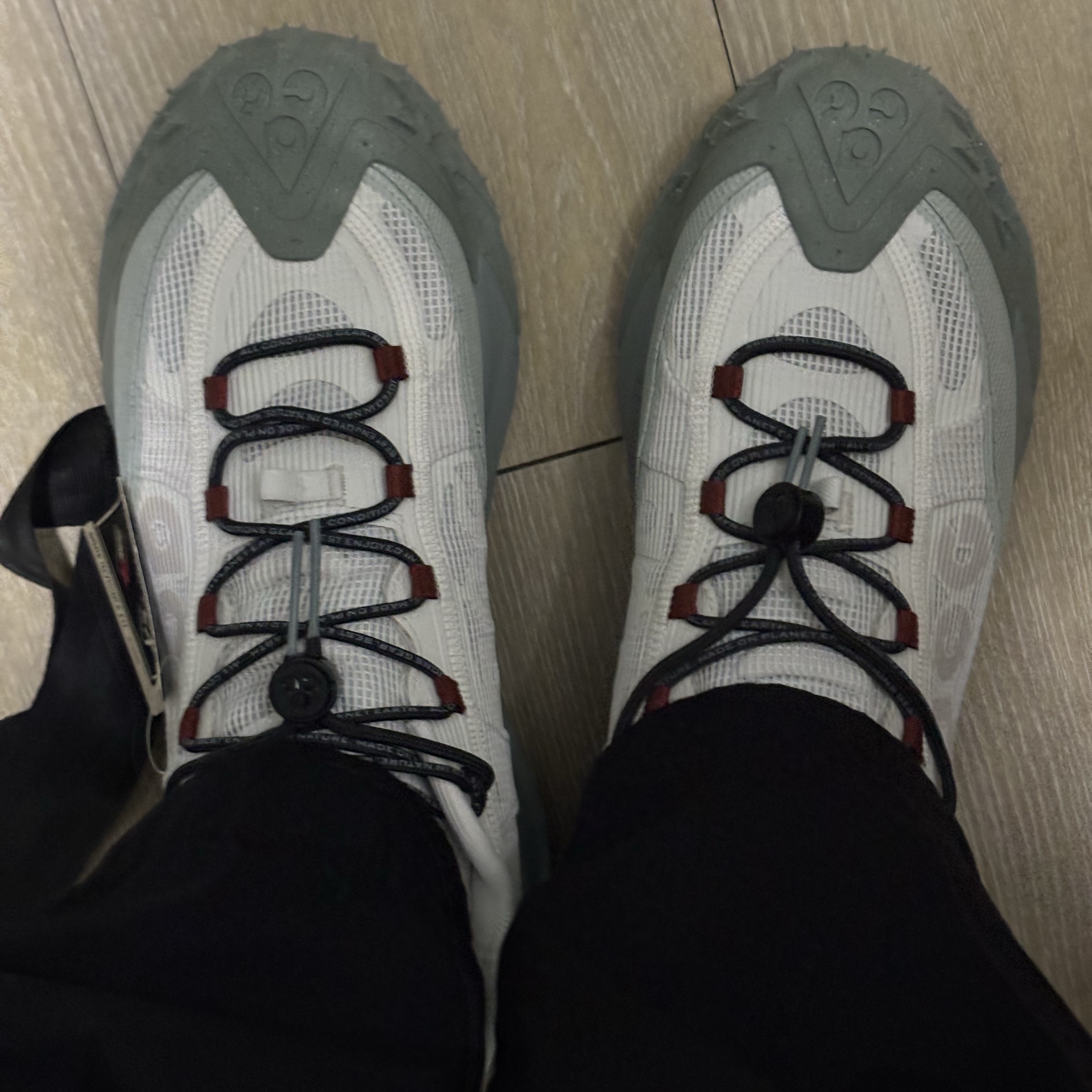 Nike ACG Mountain Fly 2 Low Gore-Tex Phantom Dark Smoke Grey 착용 스타일