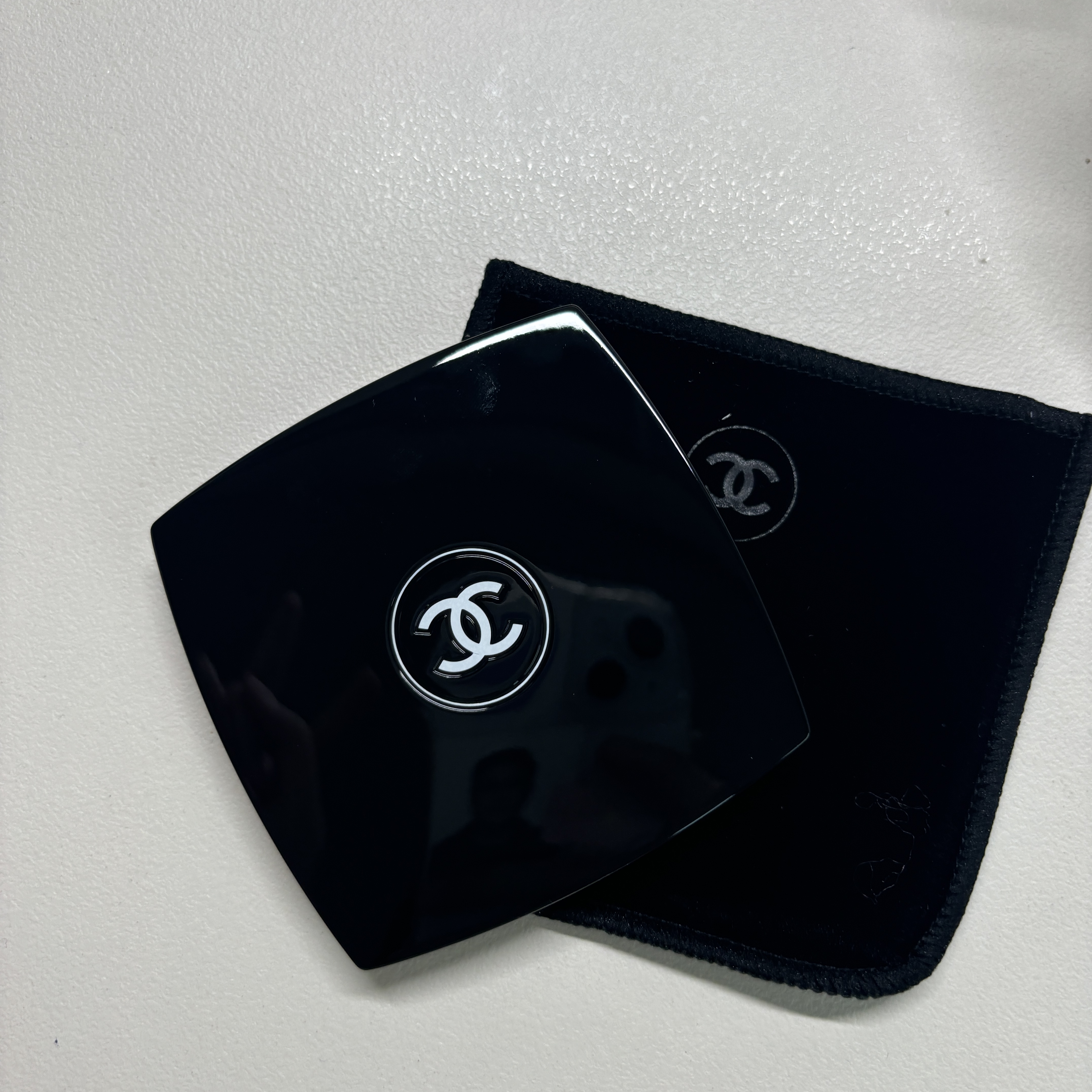 Chanel Miroir Double Facette 착용 스타일