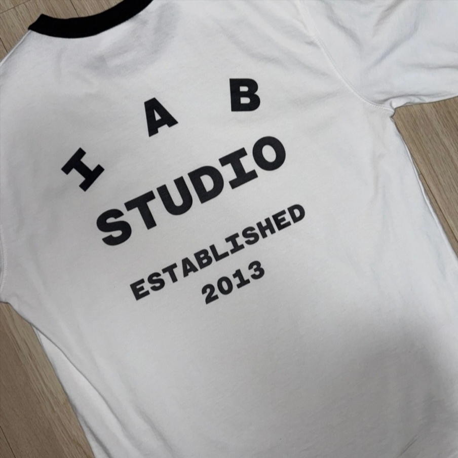 IAB Studio Established T-Shirt White Black 착용 스타일