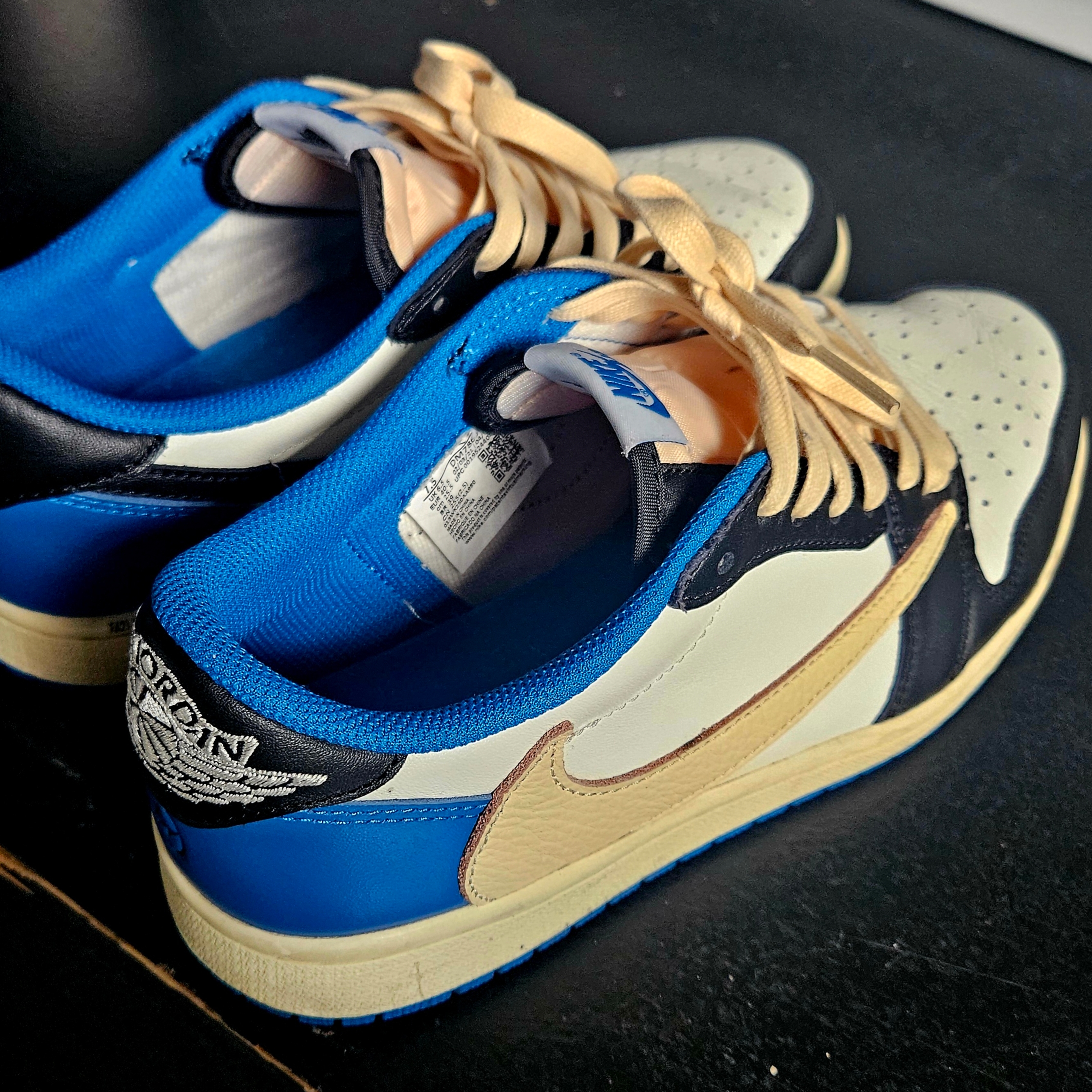 Jordan 1 x Travis Scott x Fragment Retro Low OG SP Military Blue 착용 스타일