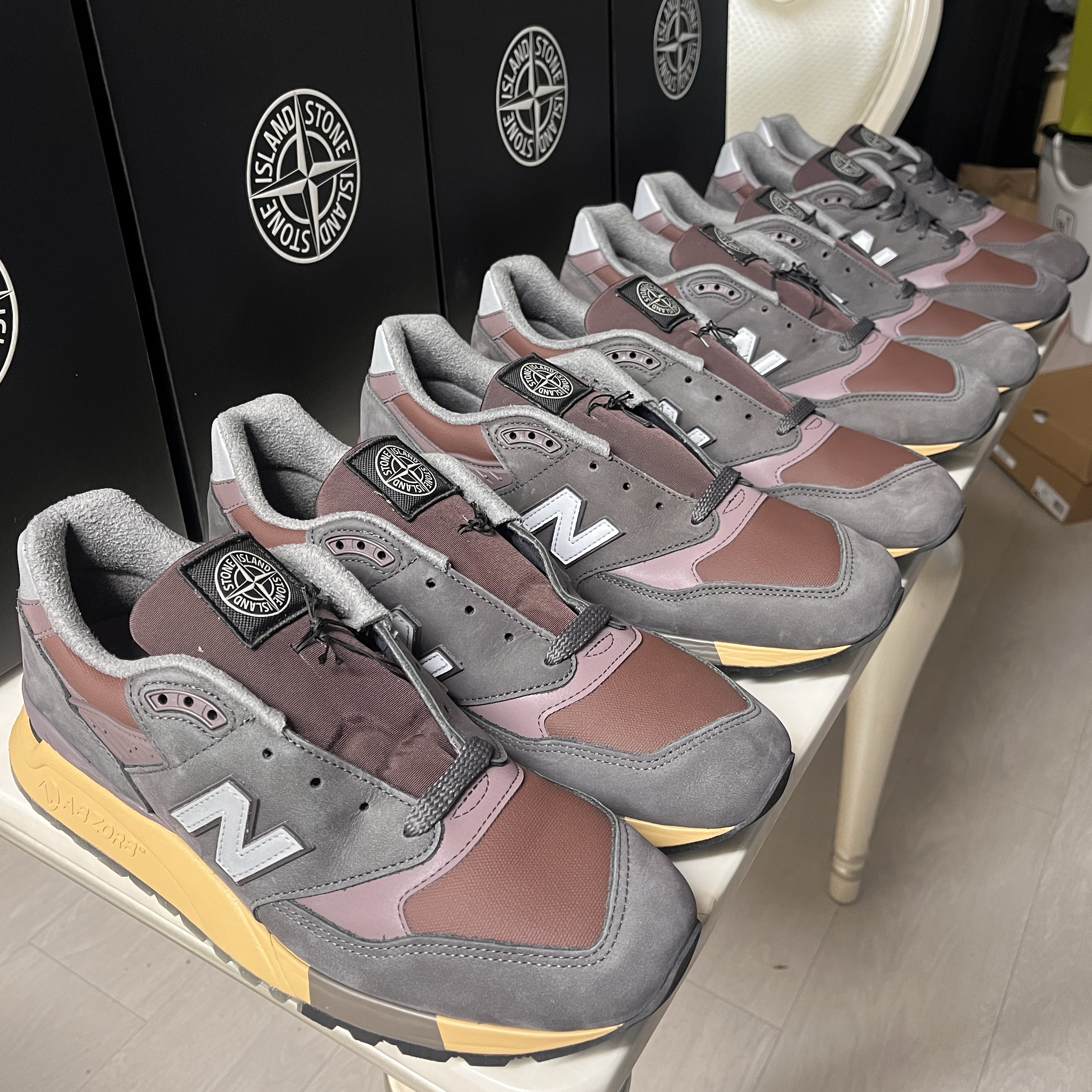 New Balance x Stone Island 998 Made in USA Mauve Deep Plum 착용 스타일 - 3