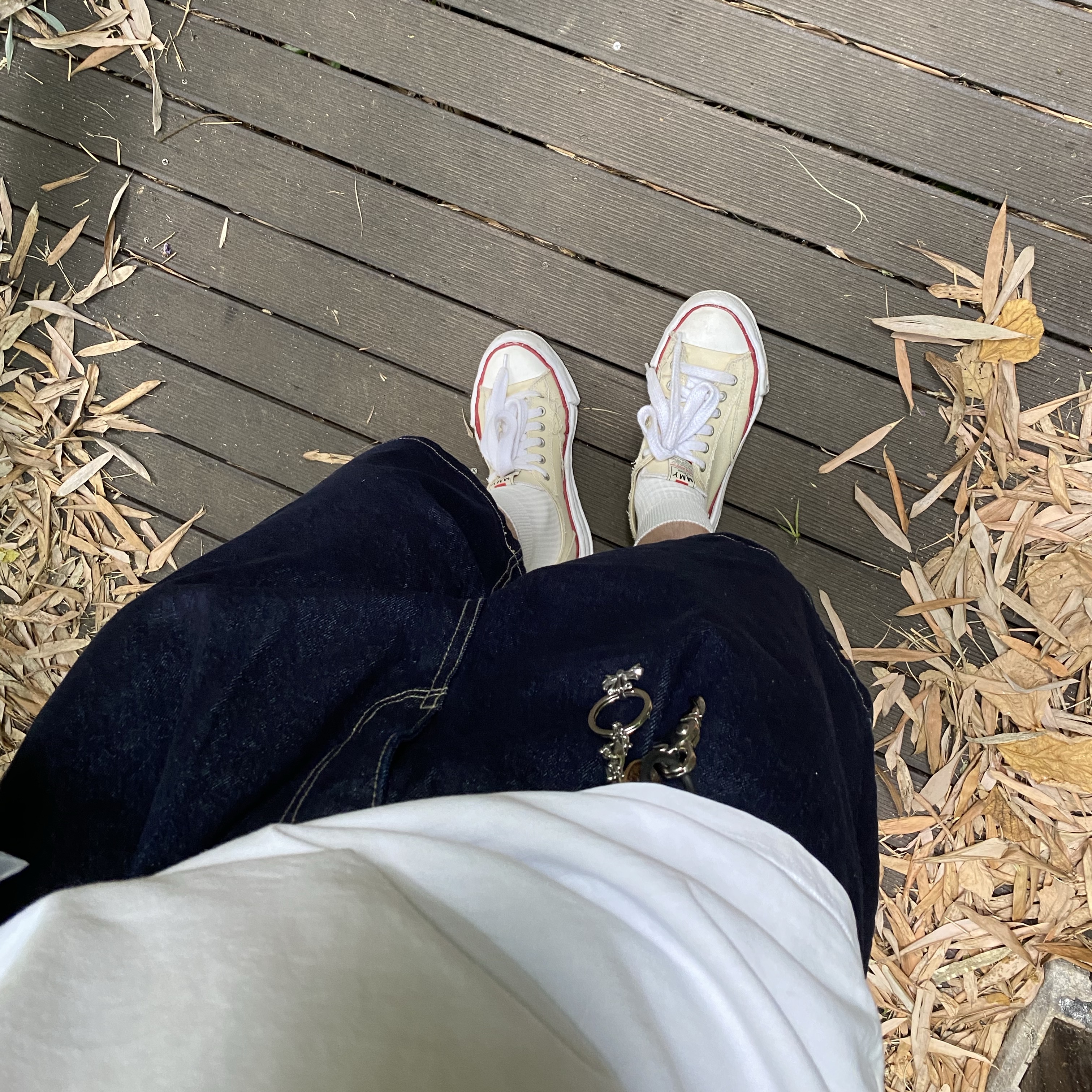 Maison Mihara Yasuhiro Peterson OG Sole Canvas Low-top Sneakers Natural, Thisisneverthat T Logo T-Shirt White 착용 스타일