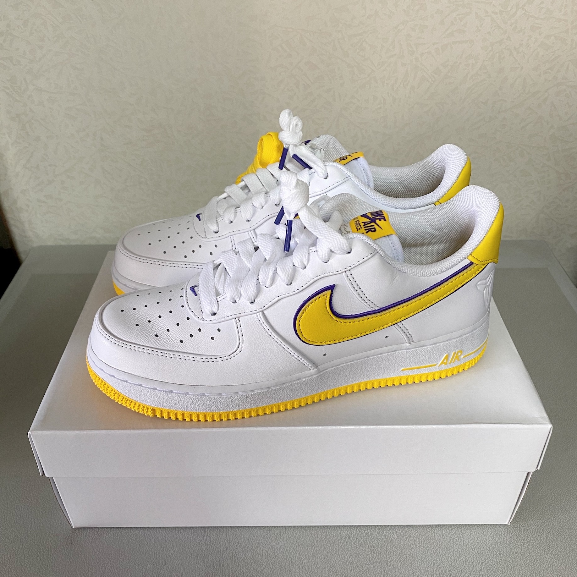 Nike x Kobe Bryant Air Force 1 Low Retro QS Varsity Maize and Varsity Purple 착용 스타일