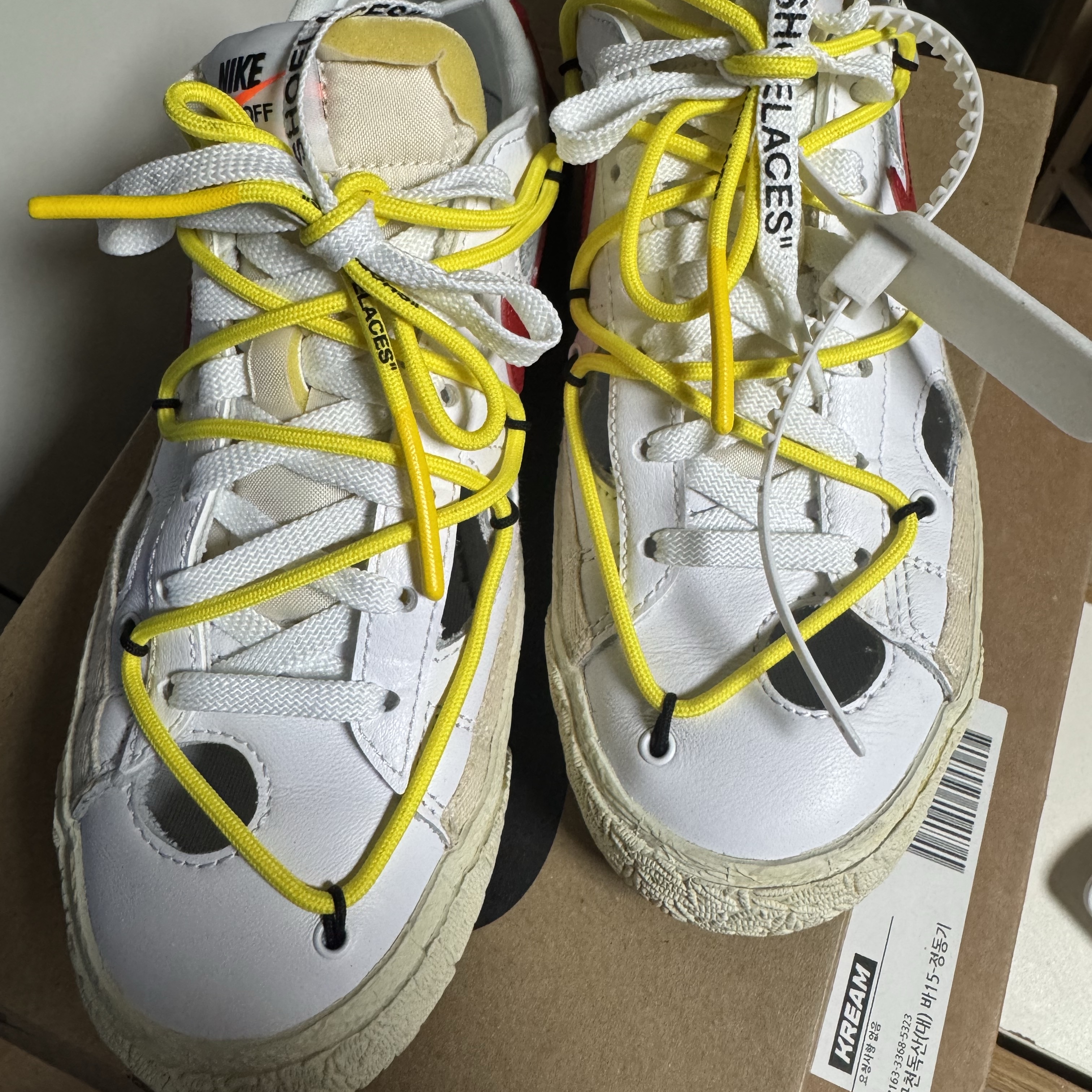 Nike x Off-White Blazer Low '77 White and University Red 착용 스타일 - 1