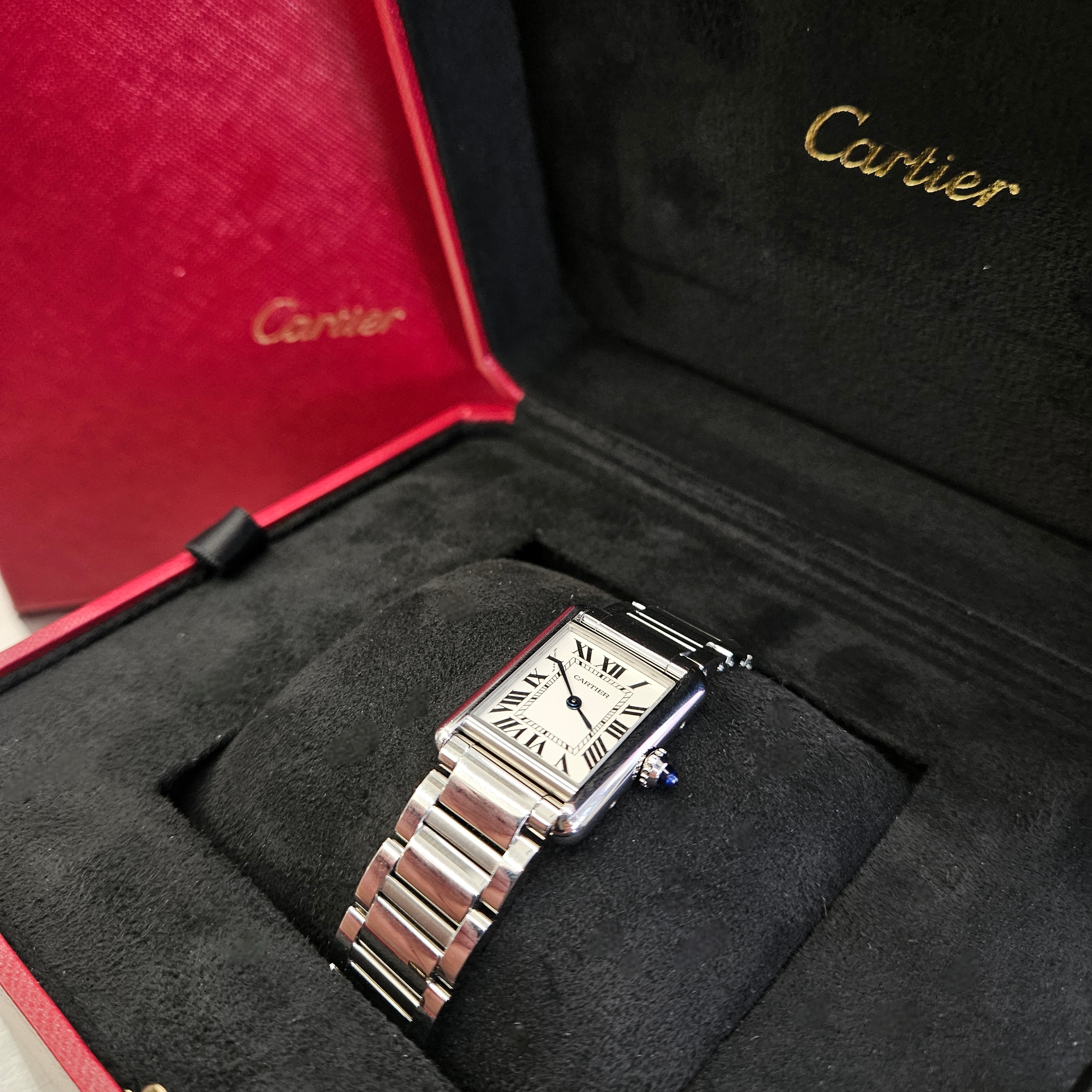 Cartier Tank Must Watch Small Quartz Steel Bracelet Steel 착용 스타일