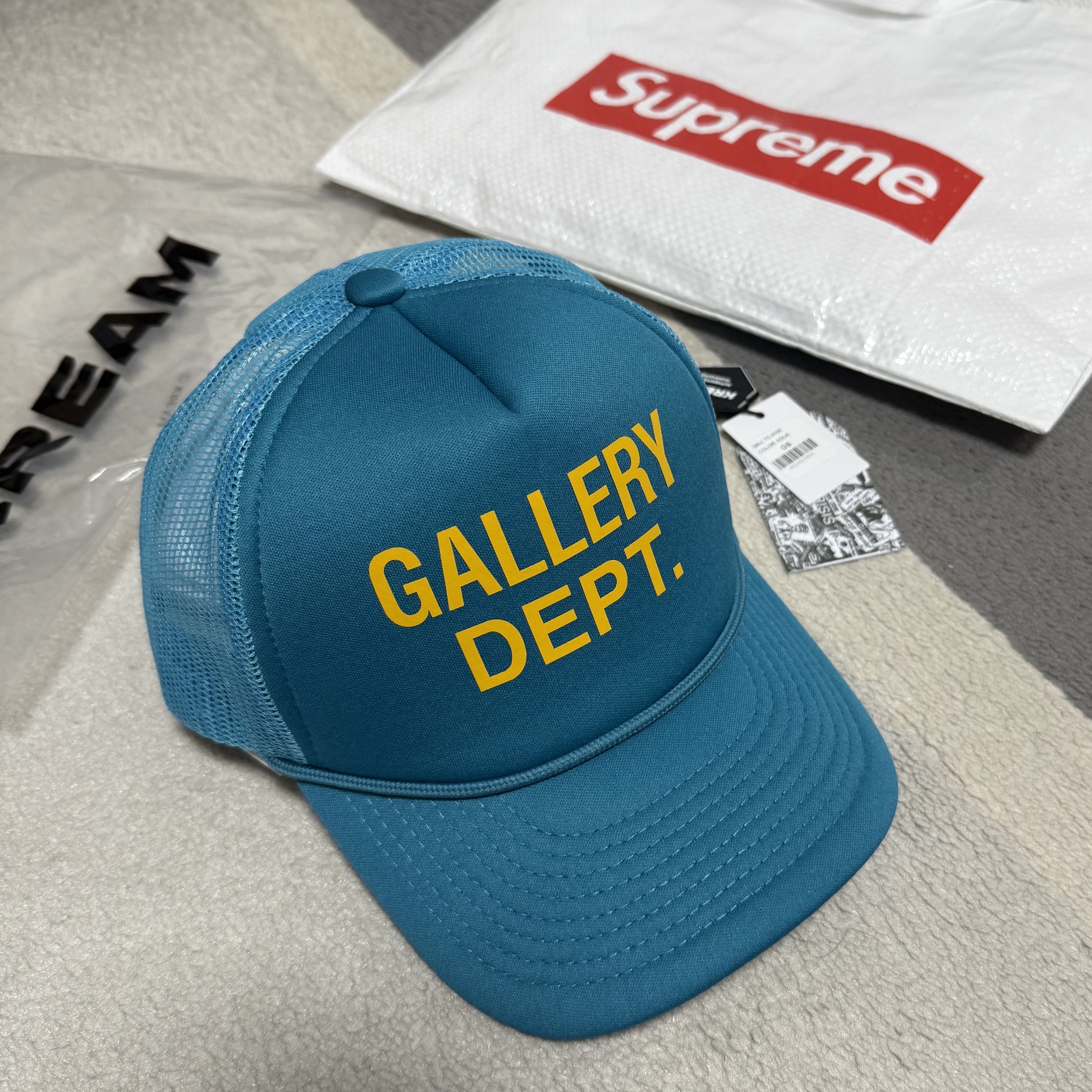 Gallery Dept. GD Trucker Cap Aqua 착용 스타일