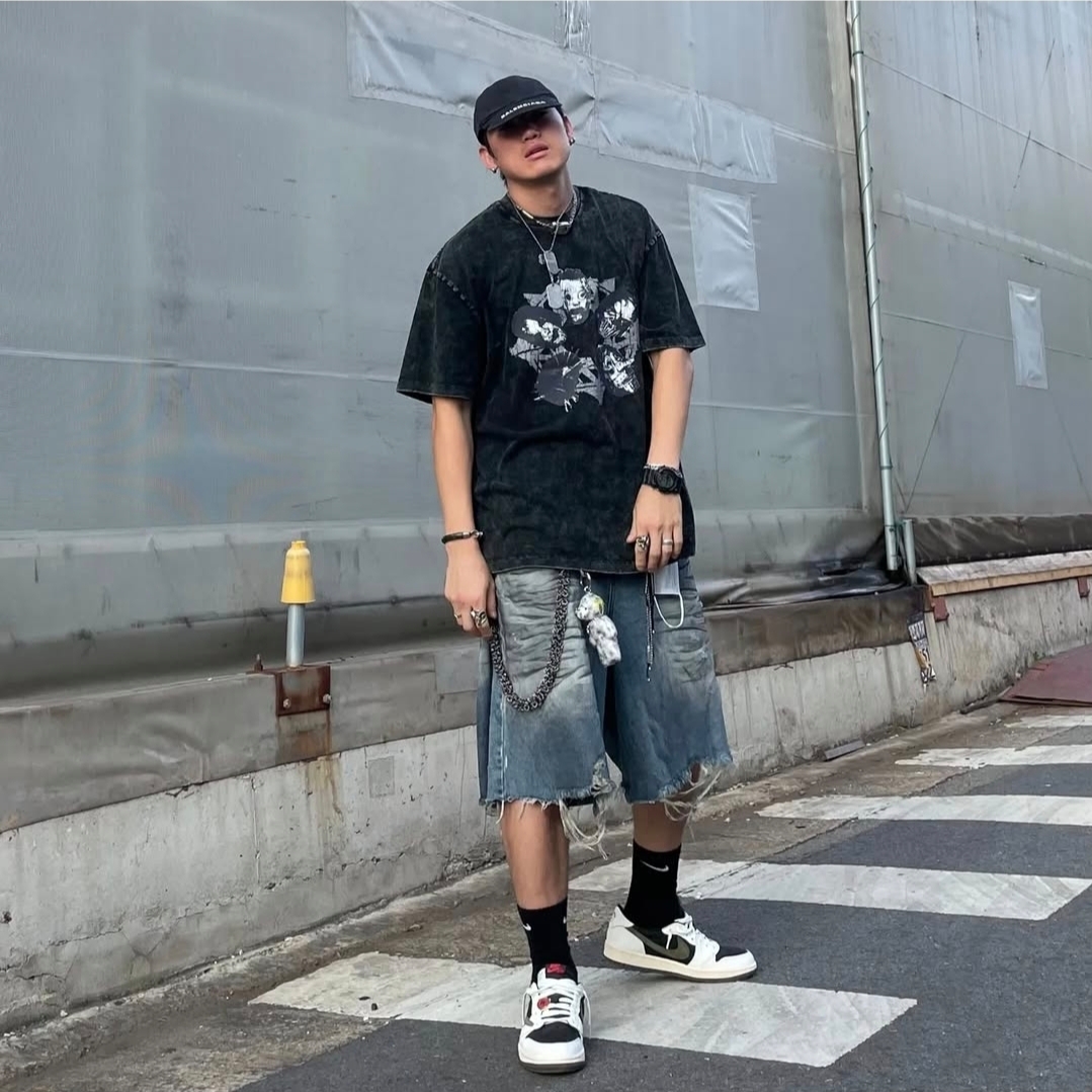 Project G/R Reworked Bermuda Shorts Blue, (W) Jordan 1 x Travis Scott Retro Low OG SP Medium Olive 착용 스타일 - 1